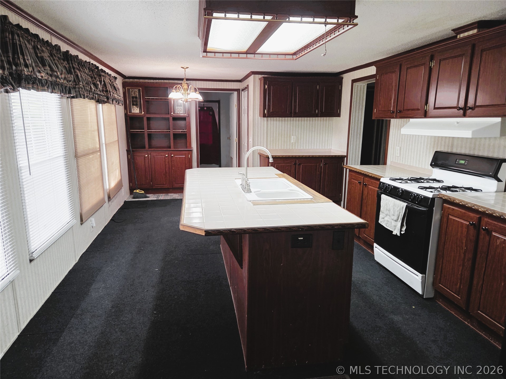 4 Tooker Point Salina OK 74365