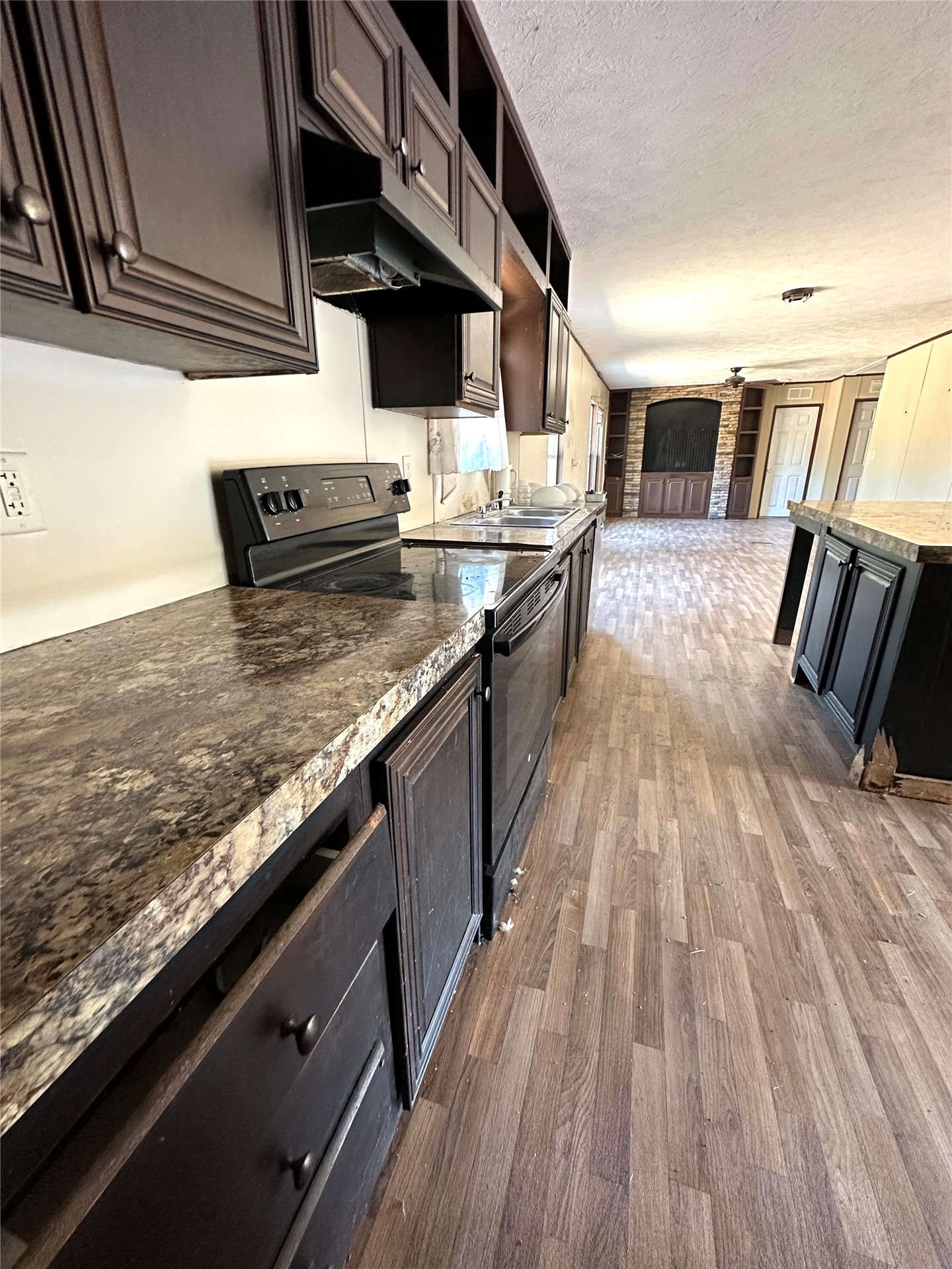 12809 E Highway 412 Locust Grove OK 74352