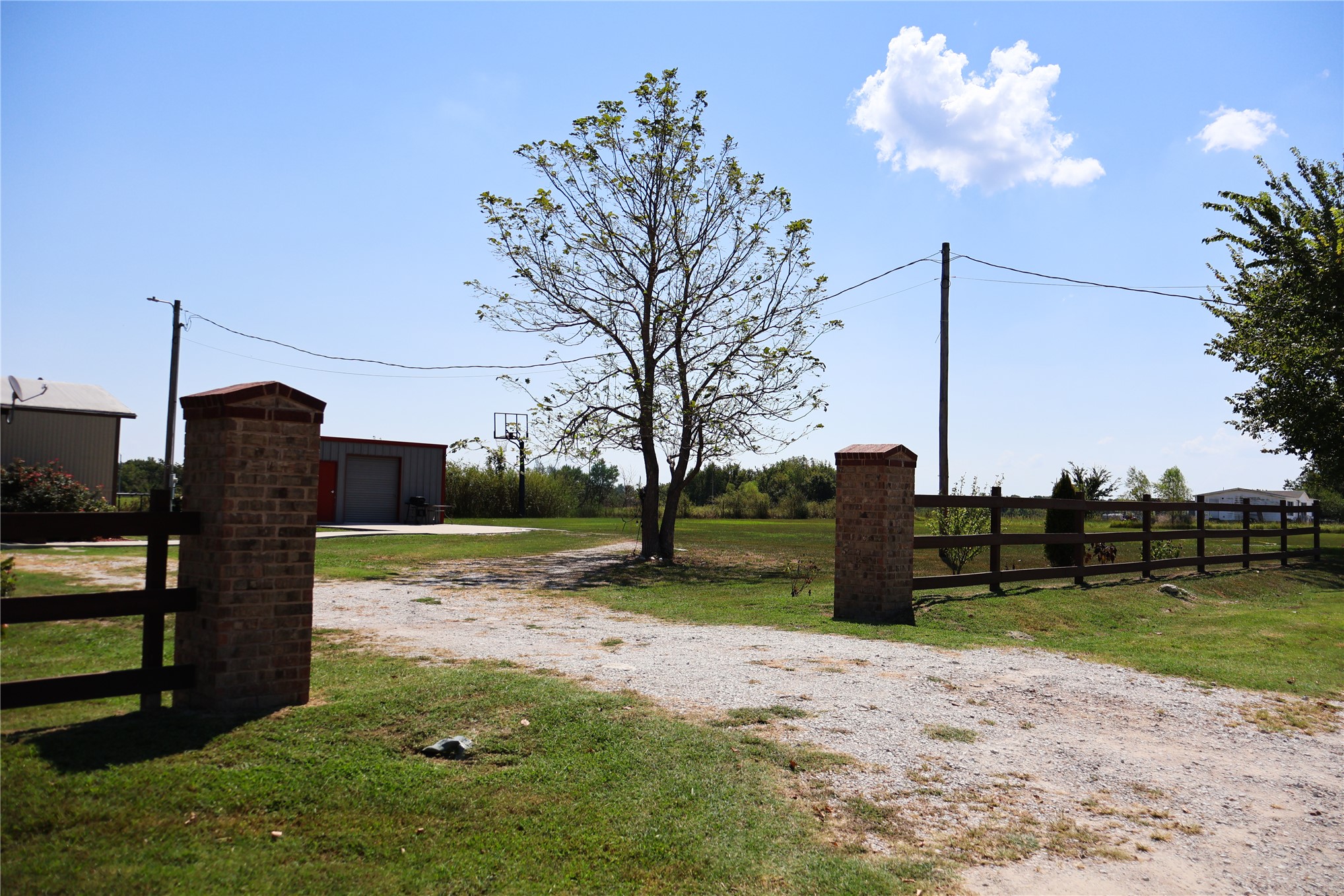 16398 Hawk Road Beggs OK 74421