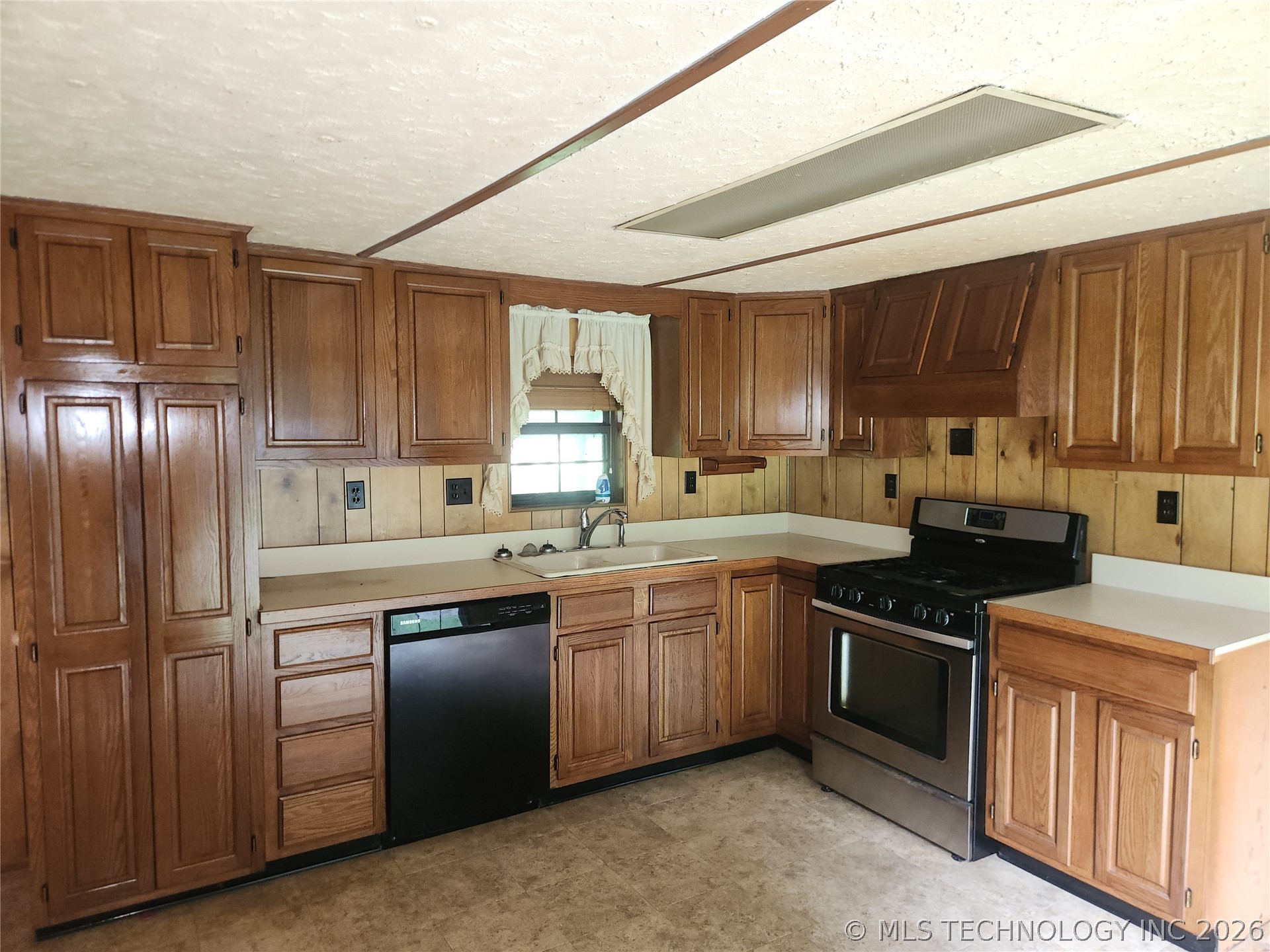 14261 E 425 Road Claremore OK 74017