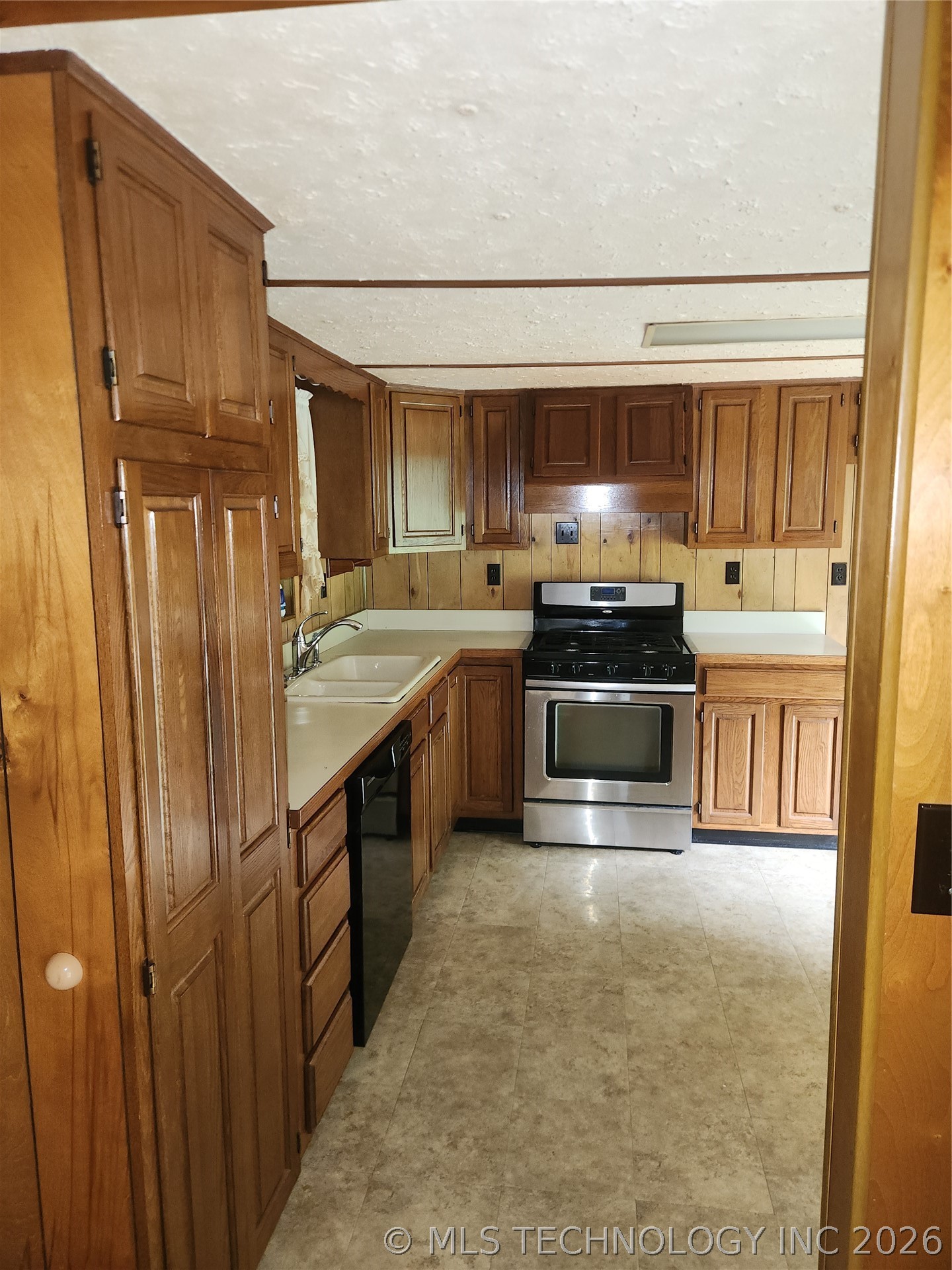 14261 E 425 Road Claremore OK 74017