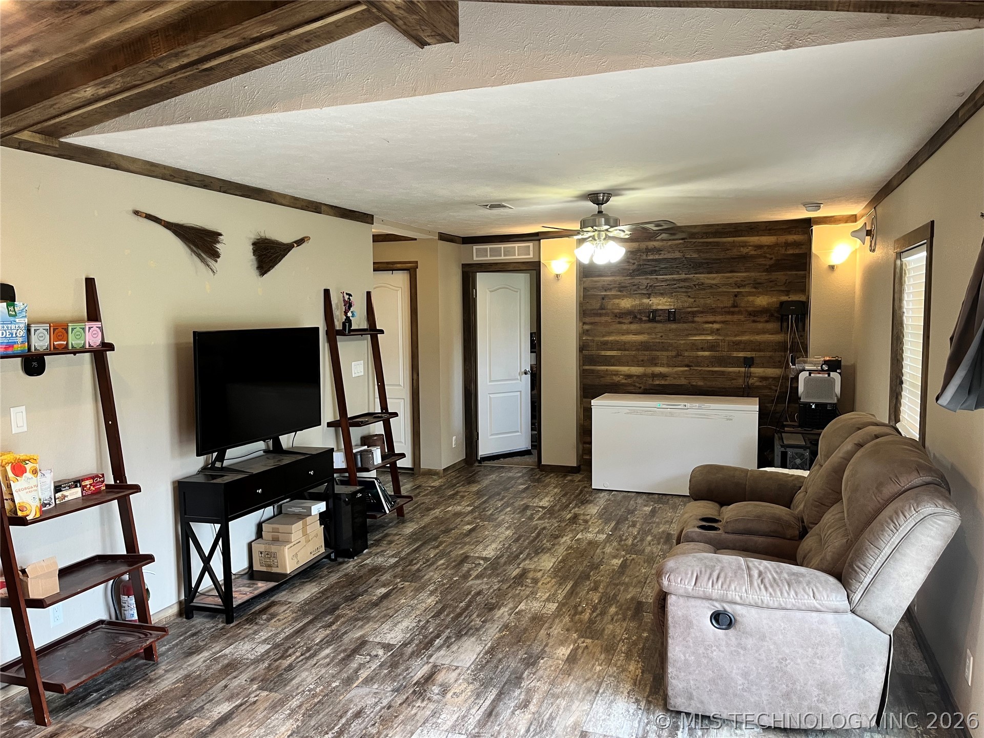 30292 S Highway 2 Whitefield OK 74462