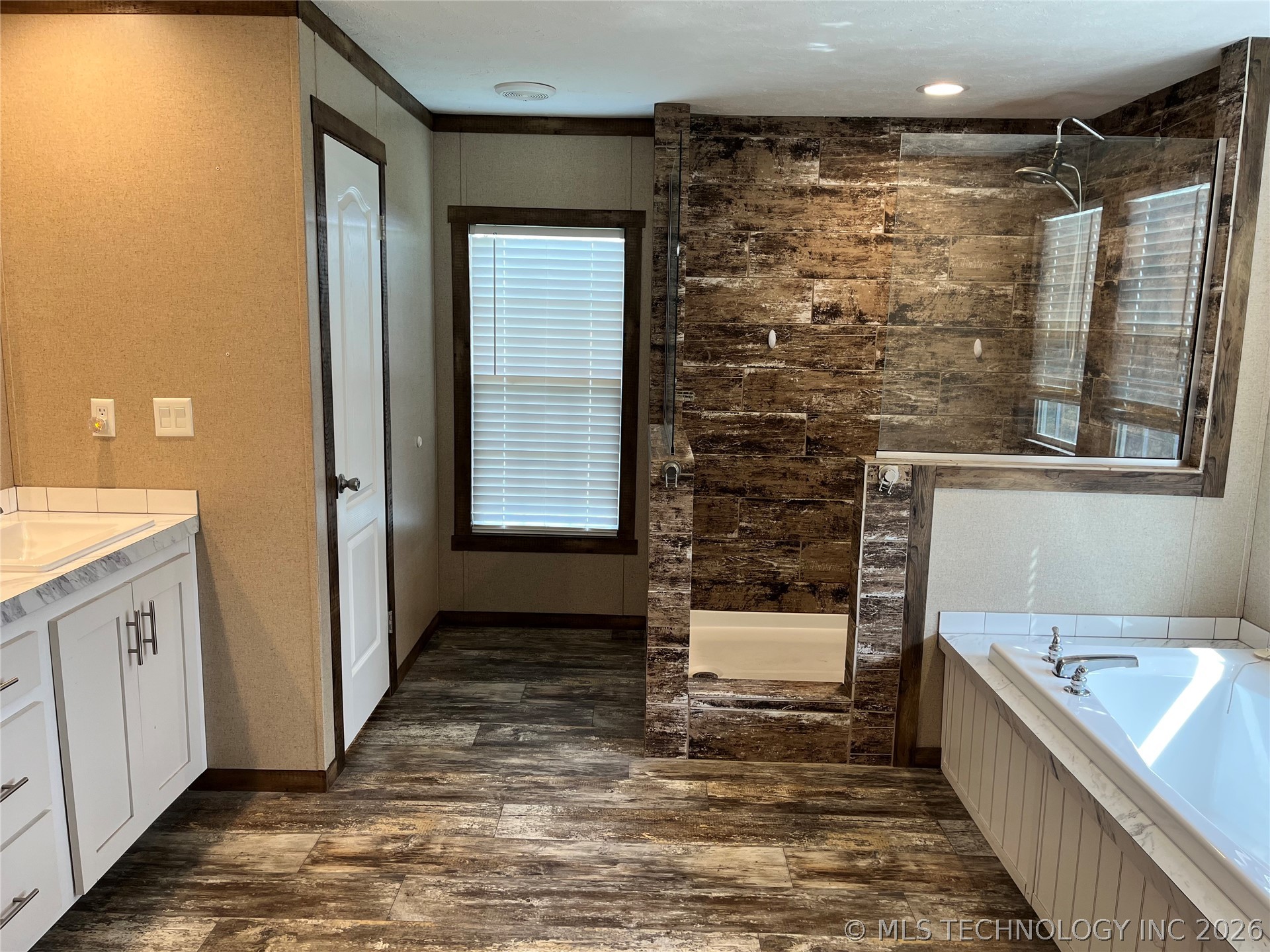 30292 S Highway 2 Whitefield OK 74462
