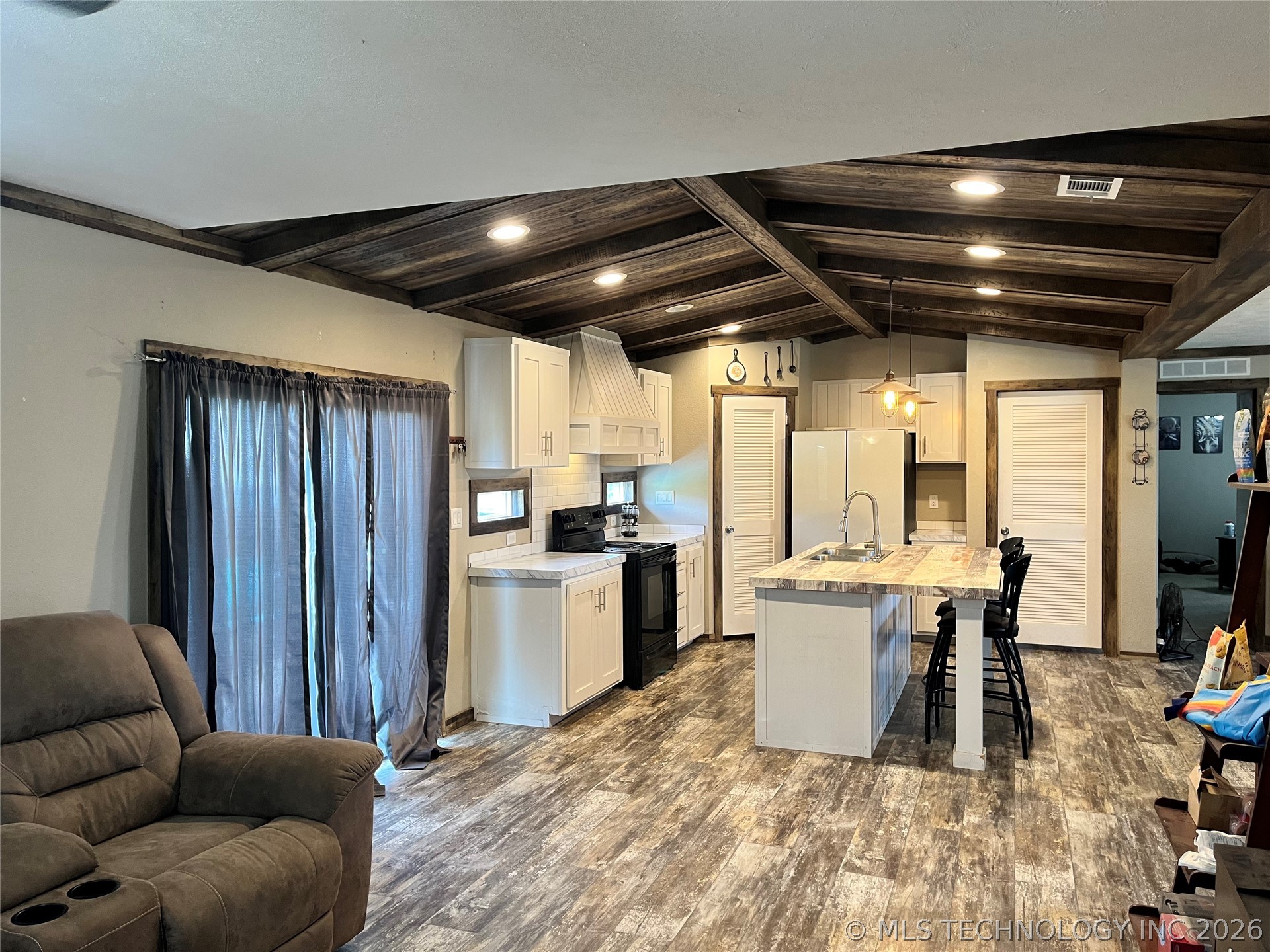 30292 S Highway 2 Whitefield OK 74462