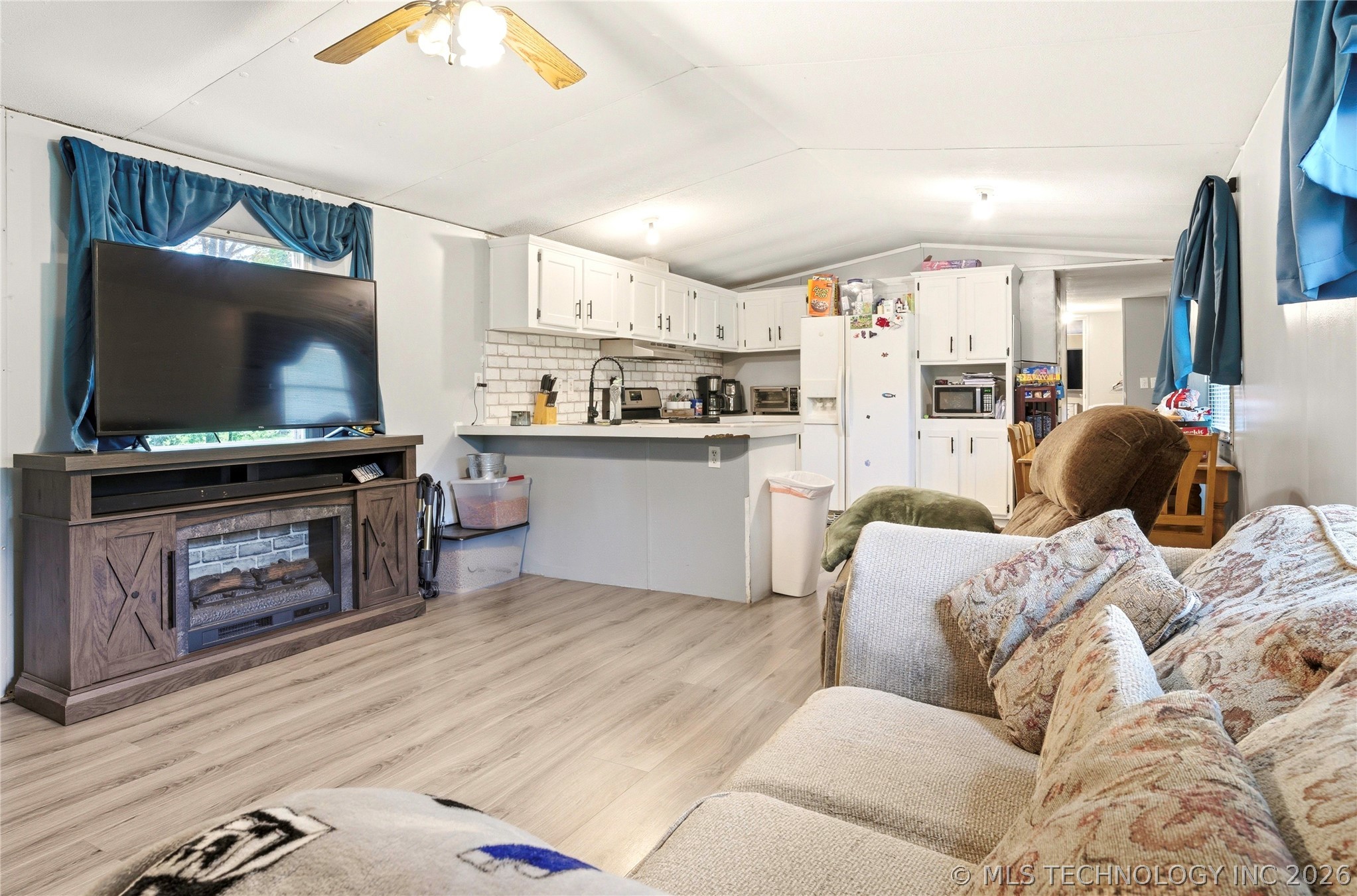 21594 W 885 Road Cookson OK 74427