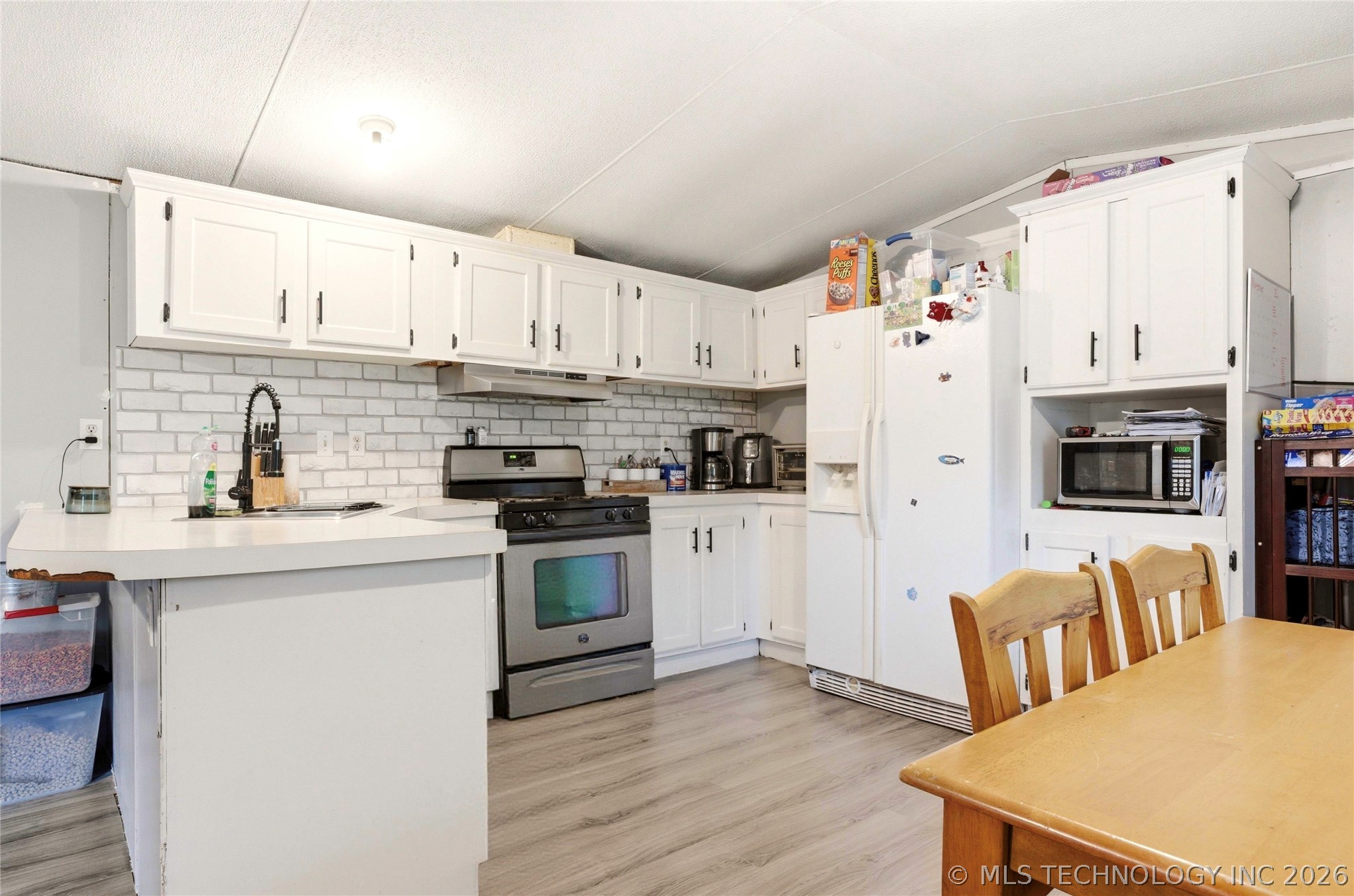 21594 W 885 Road Cookson OK 74427