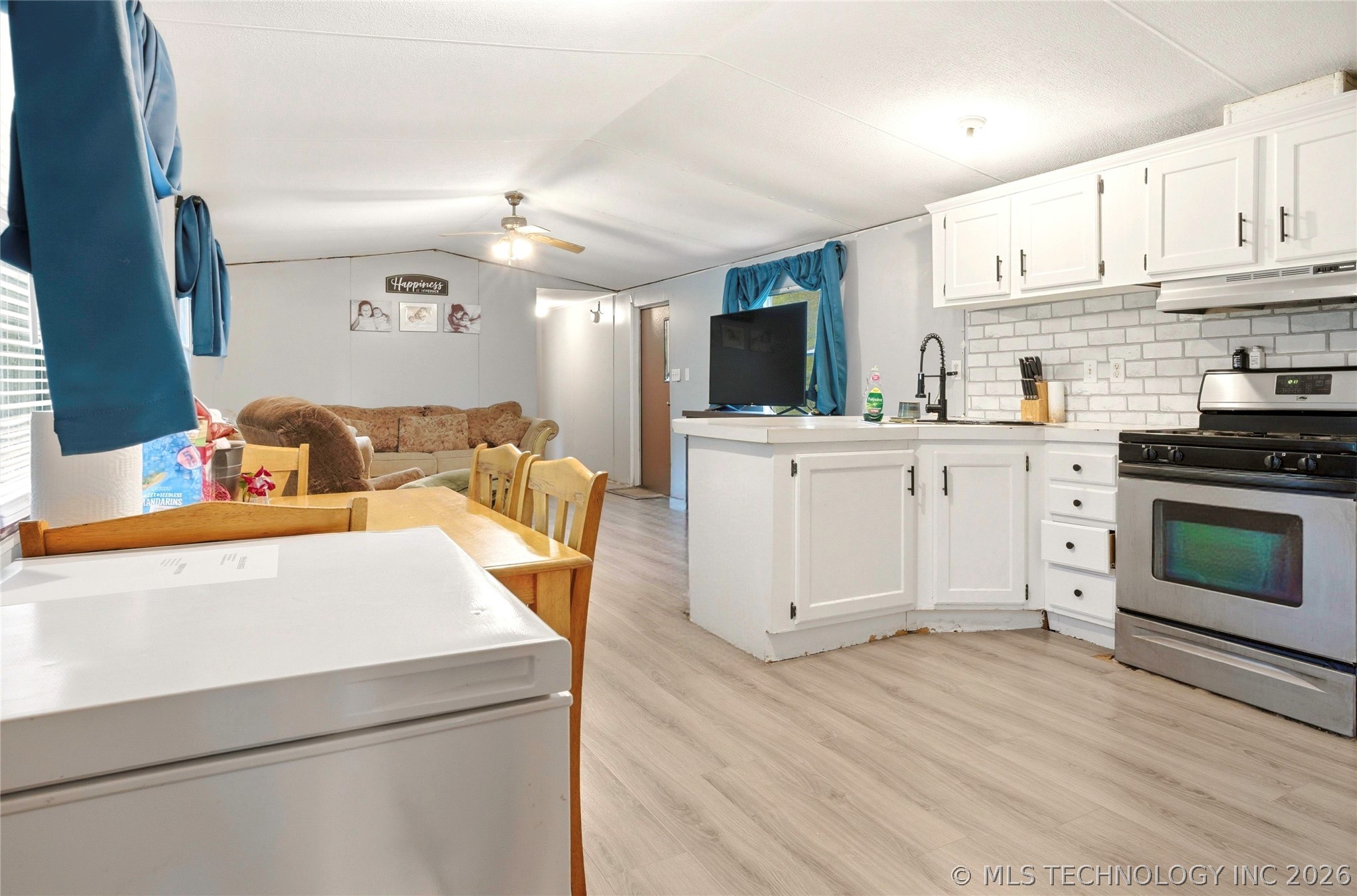 21594 W 885 Road Cookson OK 74427