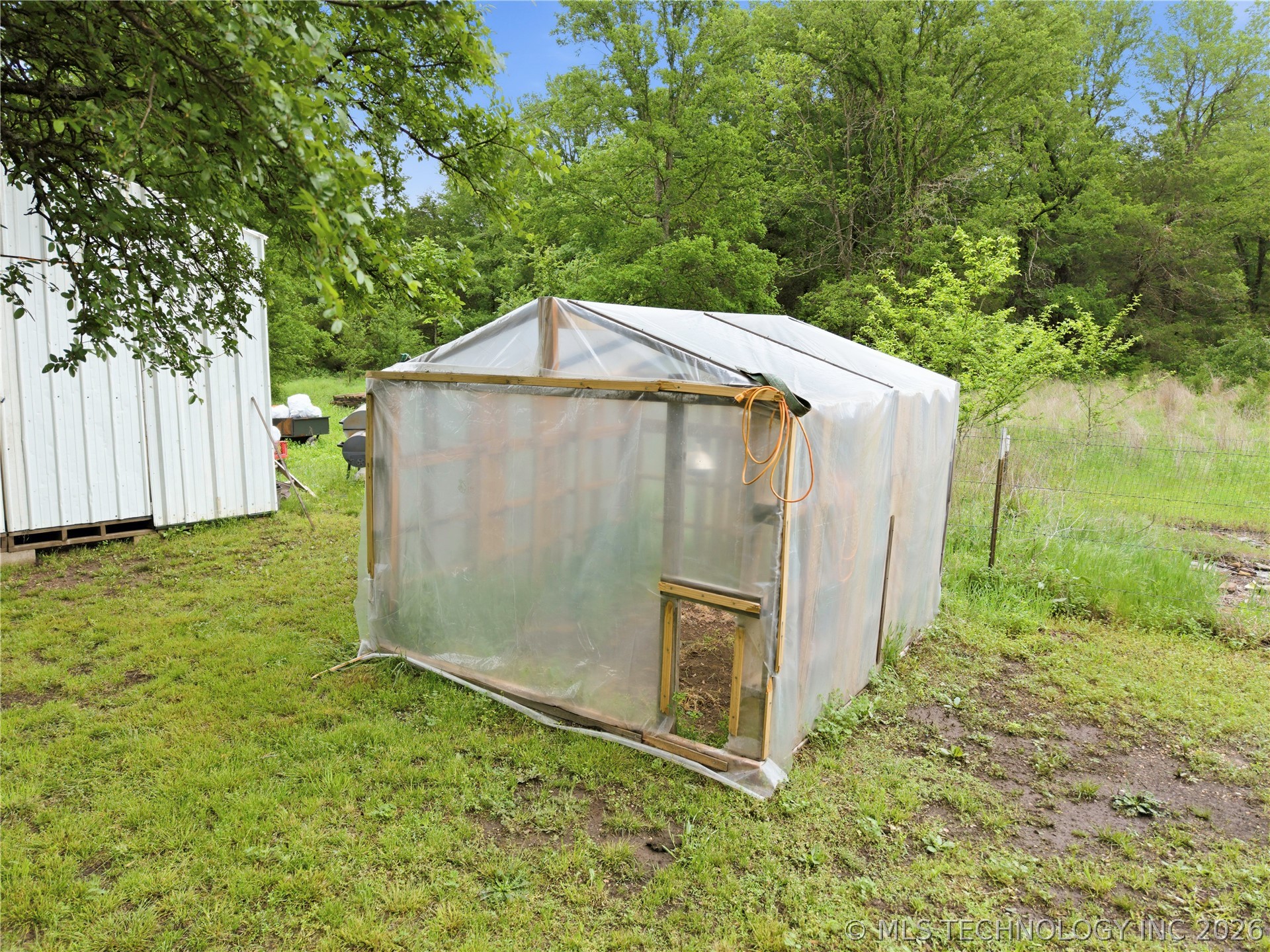 21594 W 885 Road Cookson OK 74427