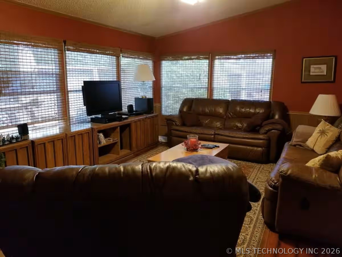 141 Hickory Eufaula OK 74432