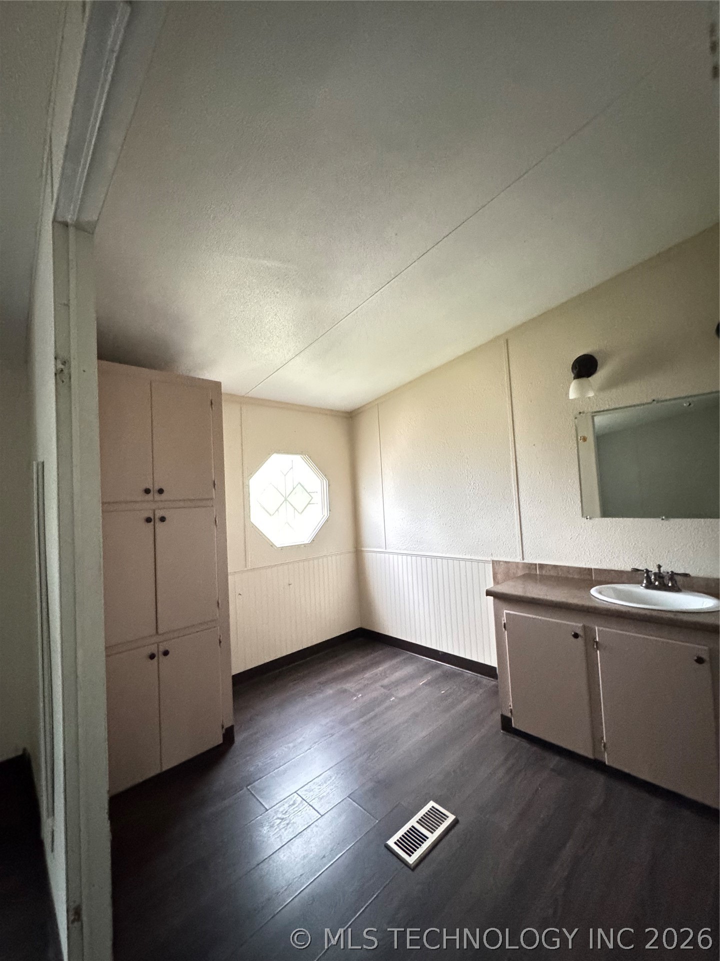 503 Godfrey Colbert OK 74733