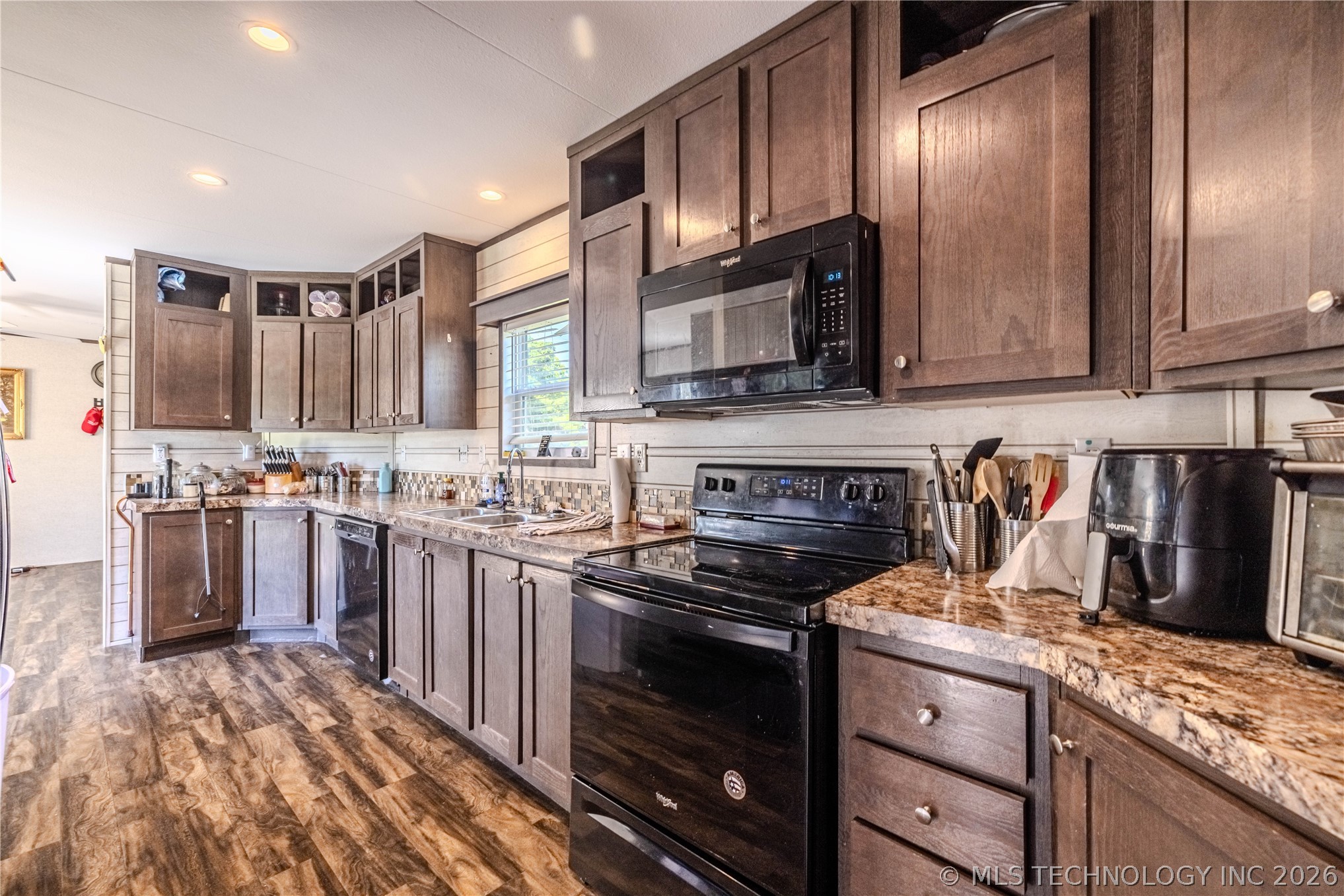 320 E 10th Street Okemah OK 74859