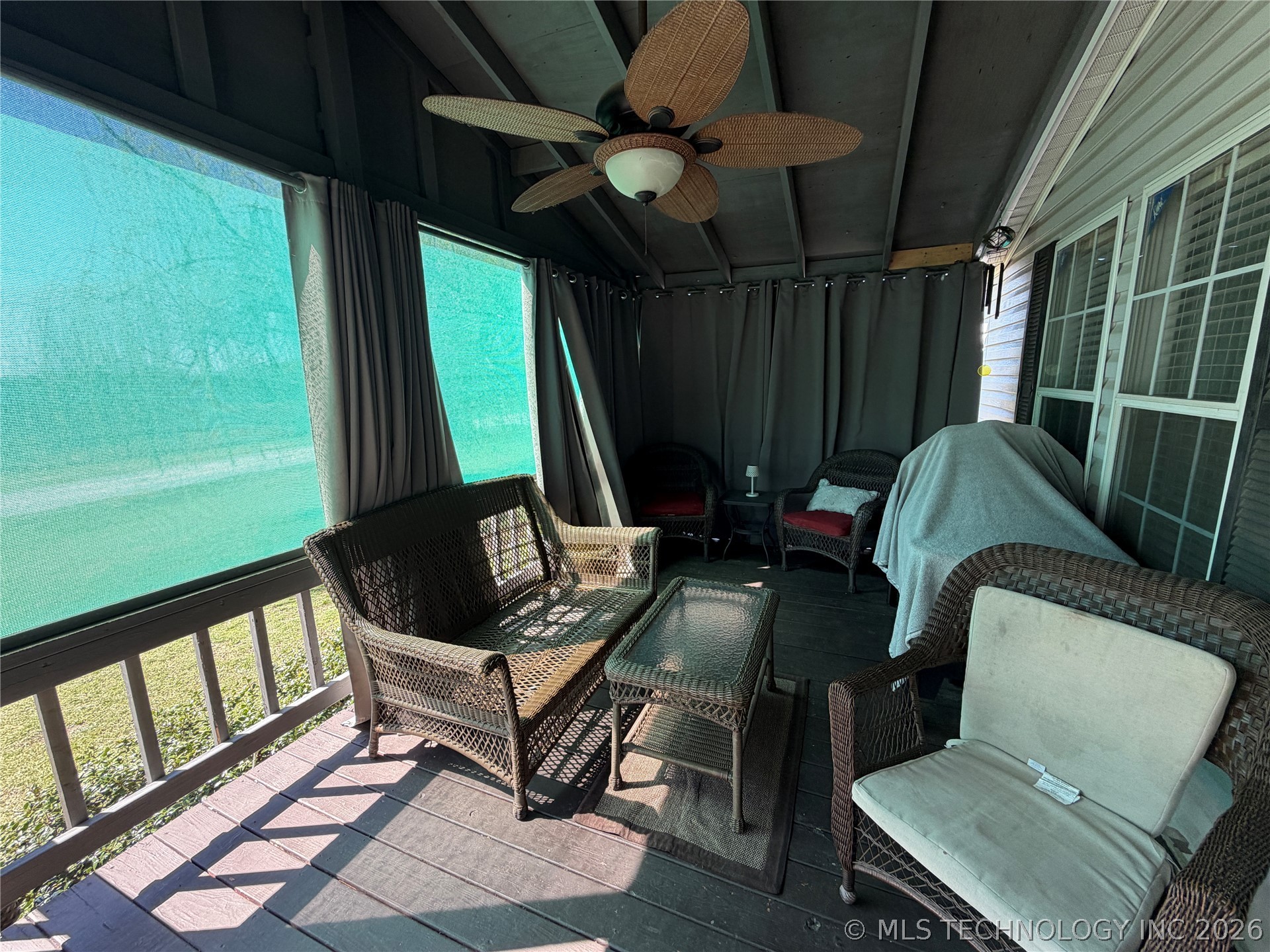 608 W Curtis Calera OK 74730