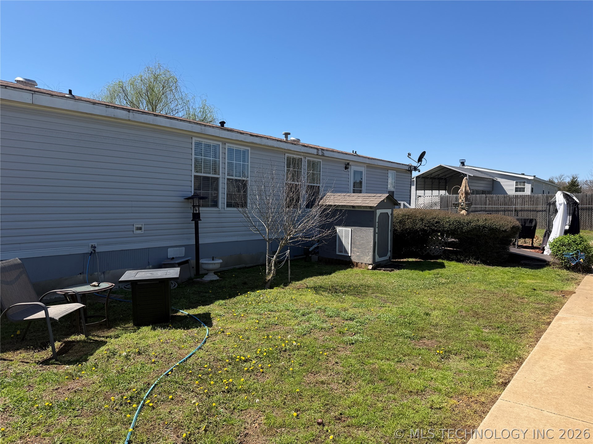 608 W Curtis Calera OK 74730