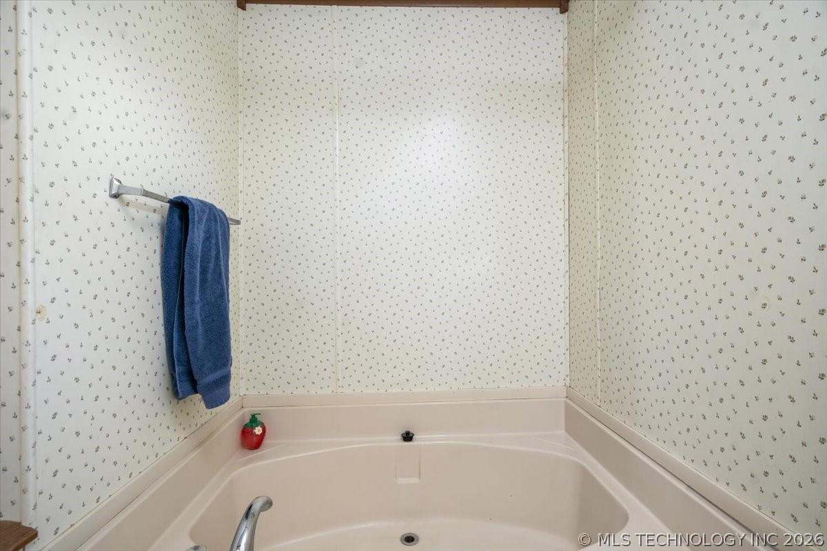 103688 S 4090 Road Henryetta OK 74437