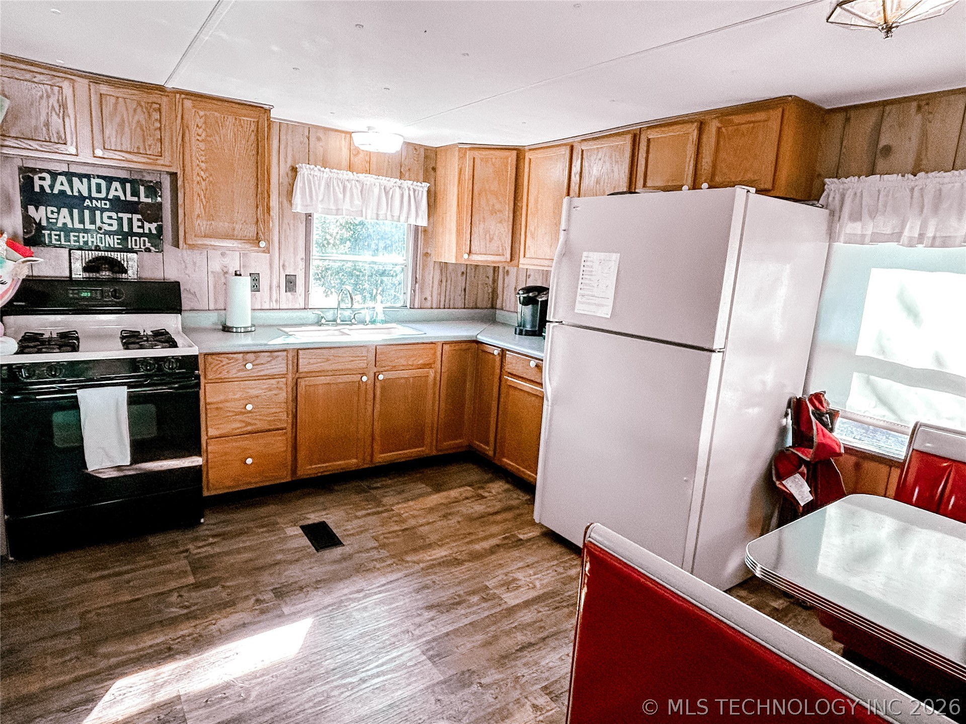 676 N Elm Street Eufaula OK 74432