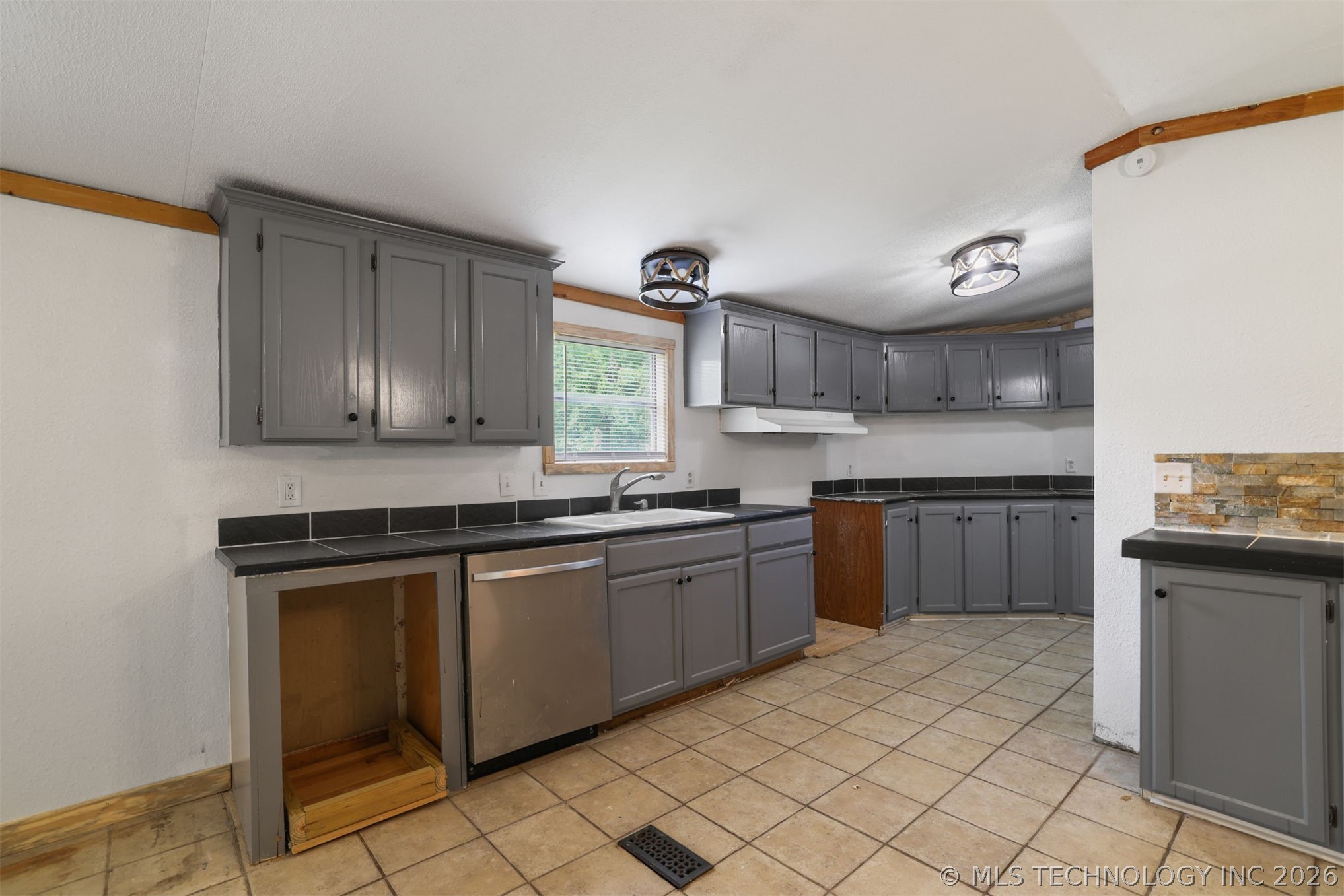 215 E Florida Durant OK 74701