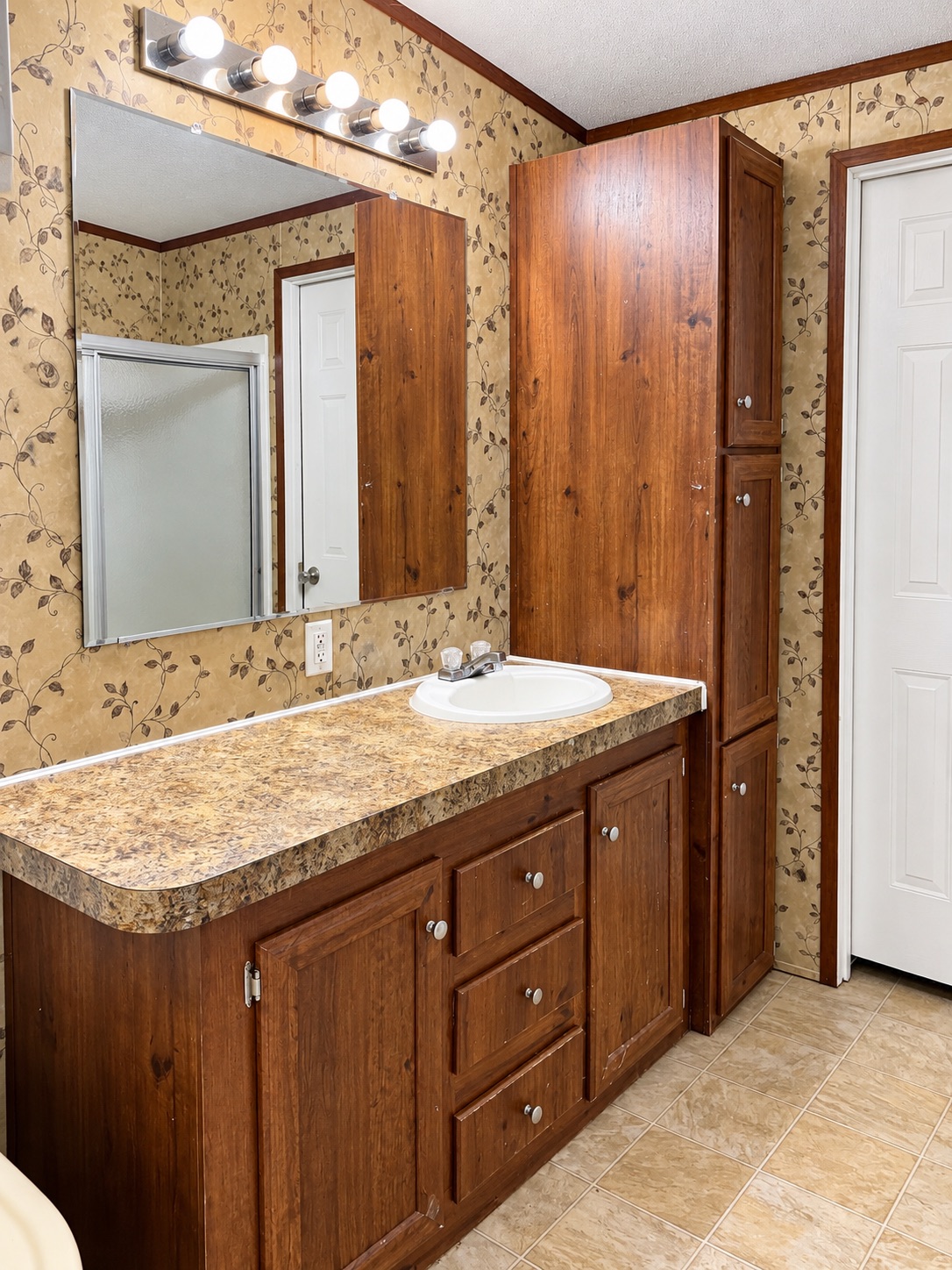 502 E Willow Holdenville OK 74848