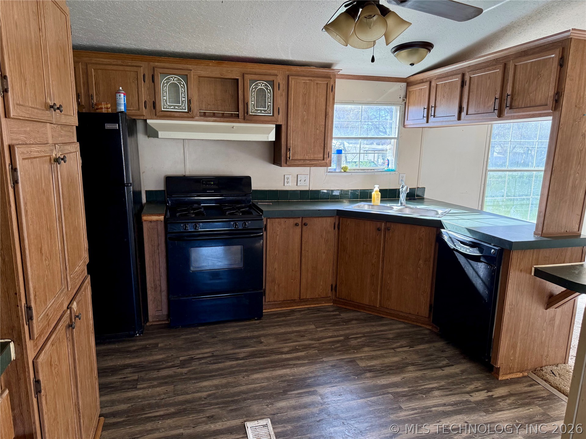 111 W Bryan Calera OK 74730