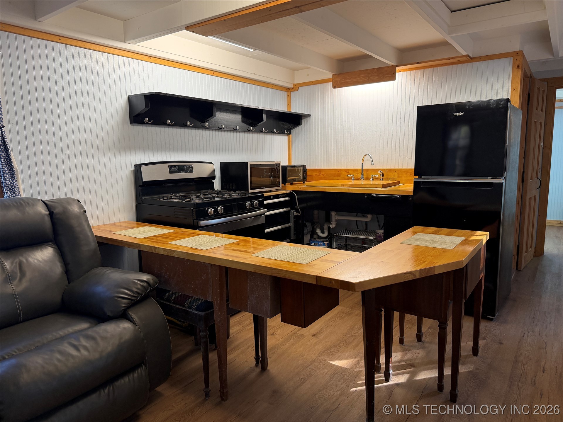 4 Goats Bluff Road Wister OK 74966