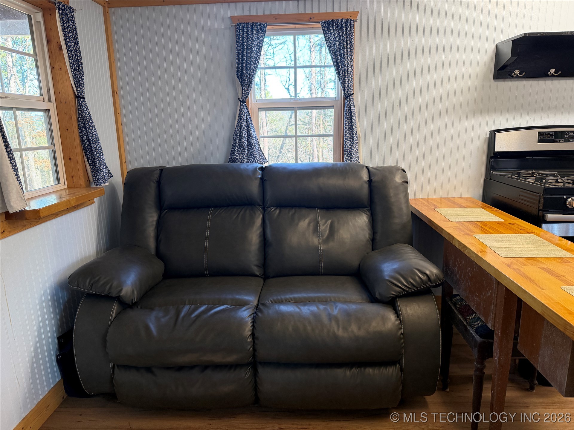 4 Goats Bluff Road Wister OK 74966