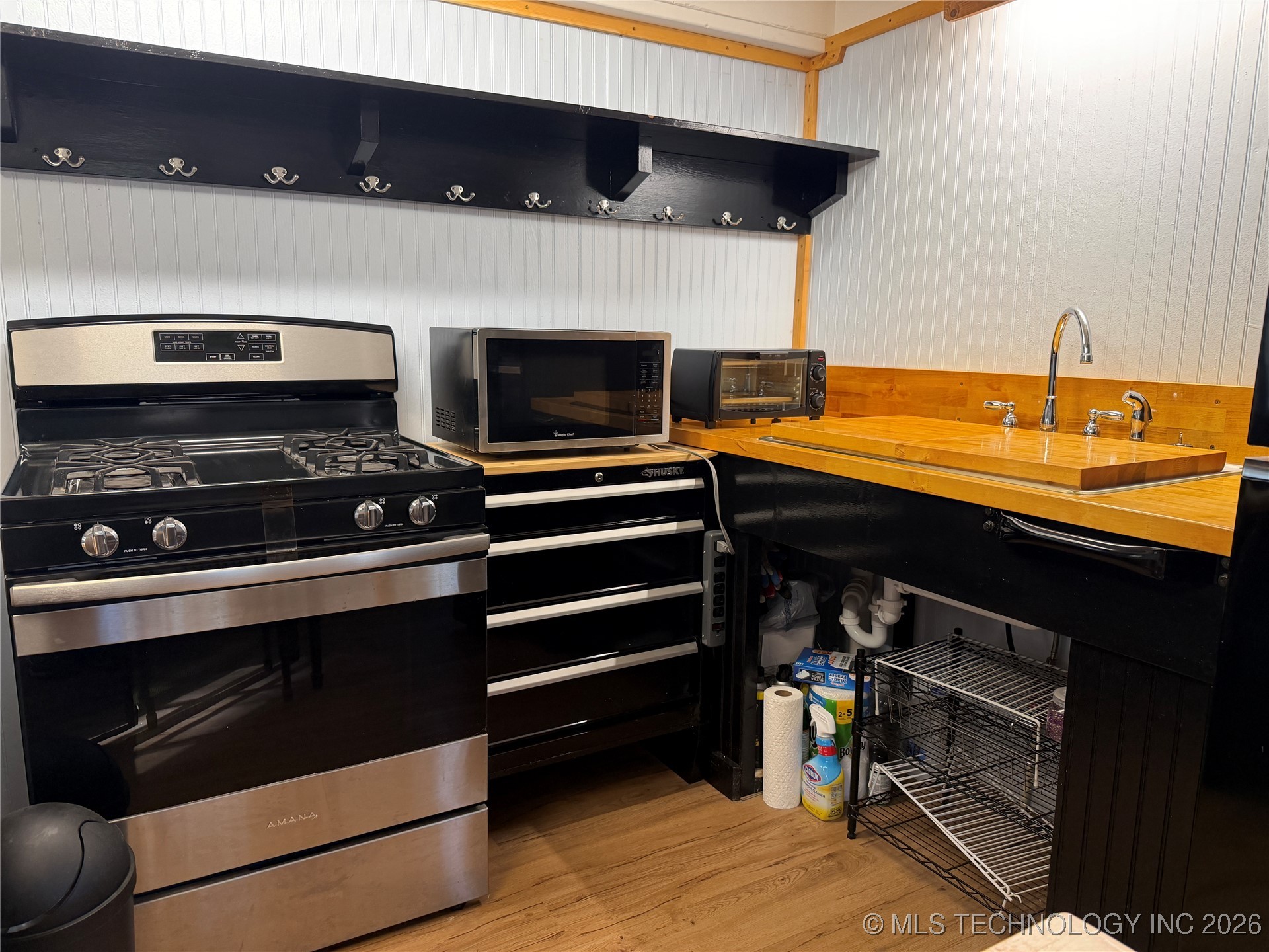4 Goats Bluff Road Wister OK 74966