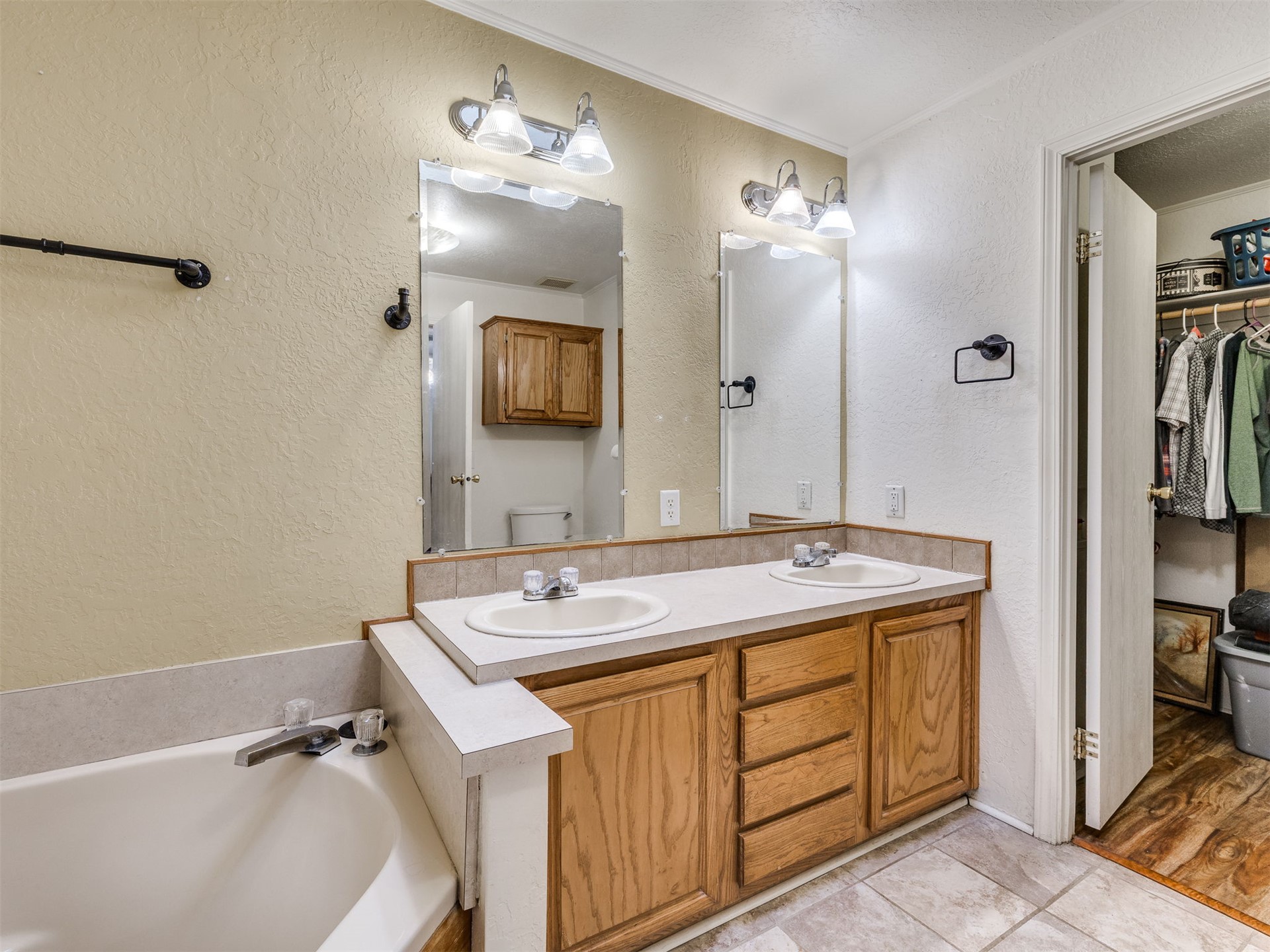 417861 E Branum S Checotah OK 74426