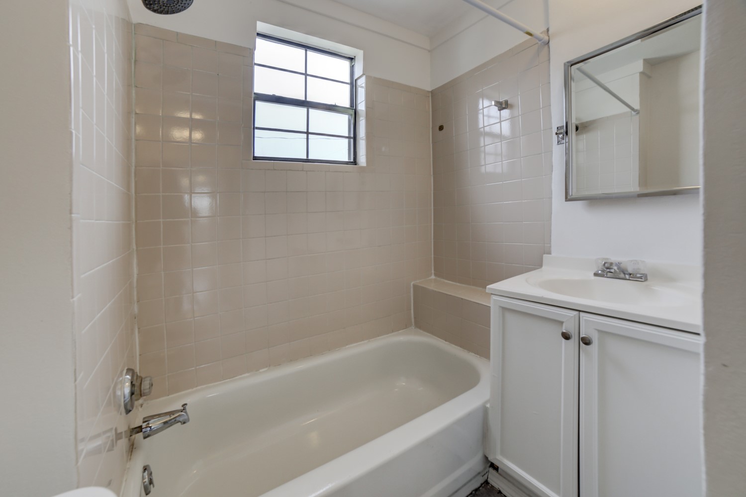 2009 E 2nd Street Tulsa OK 74104