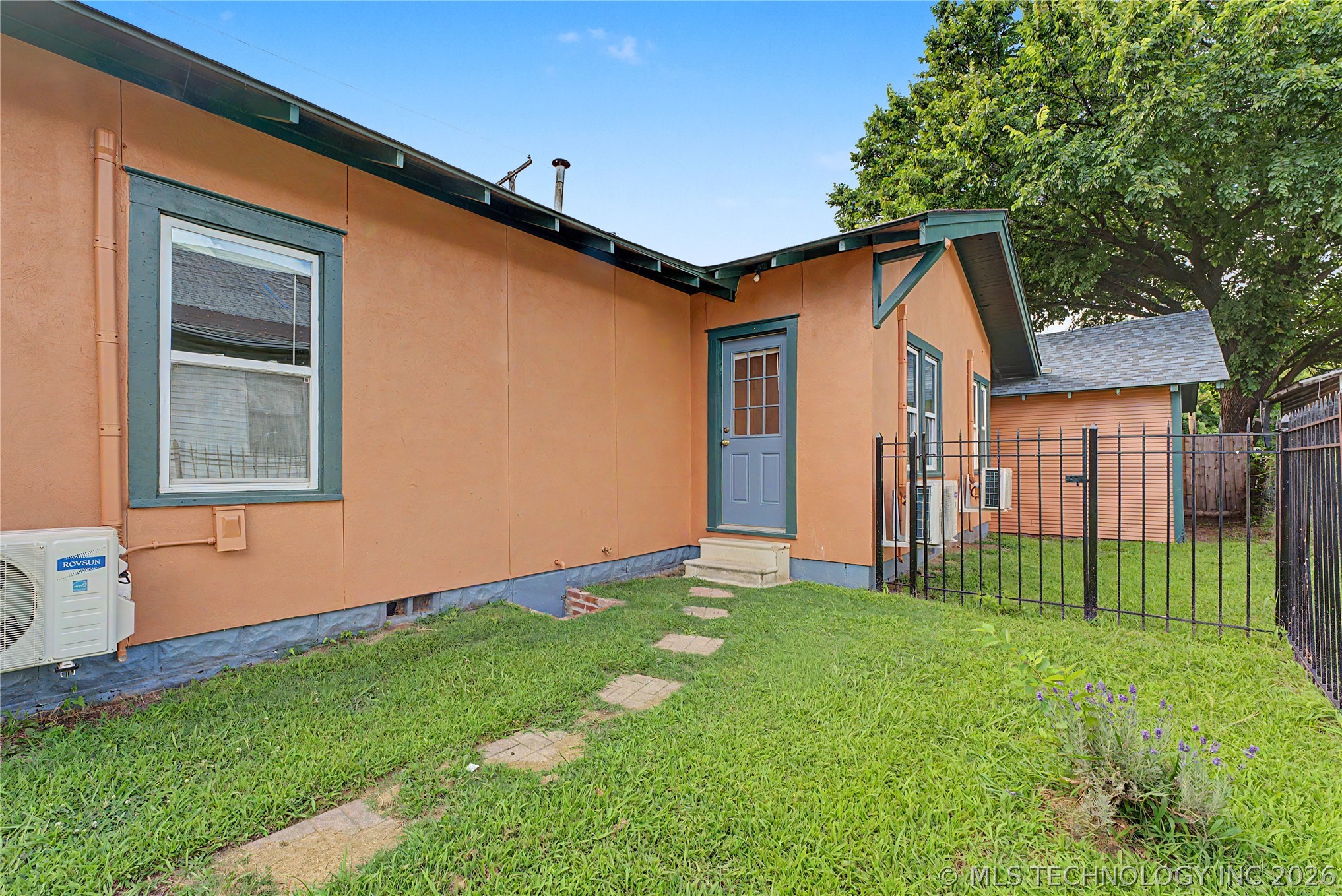 2015 E 2nd Street Tulsa OK 74104