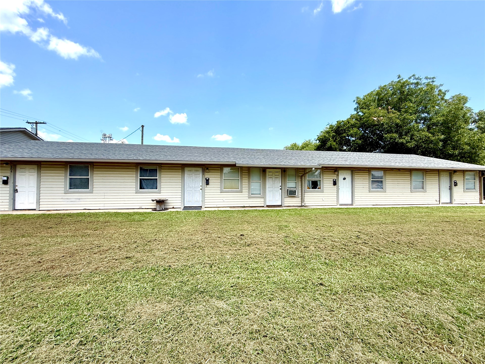 312 S B Davis OK 73030