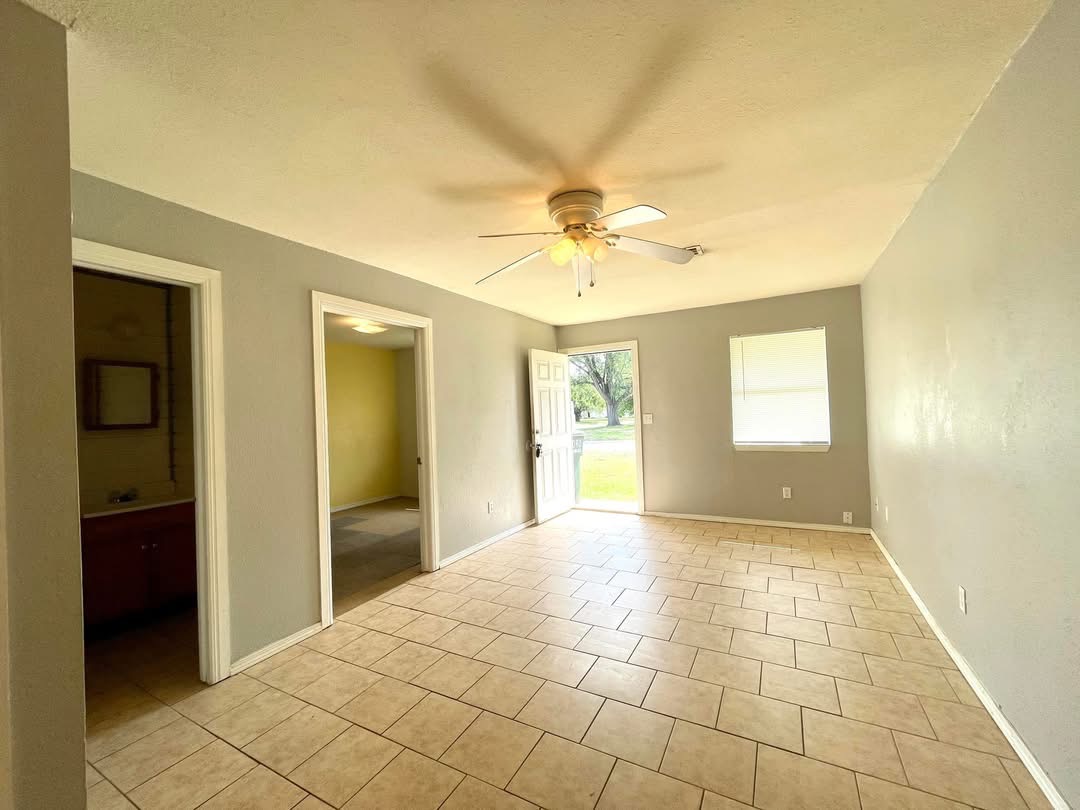 312 S B Davis OK 73030