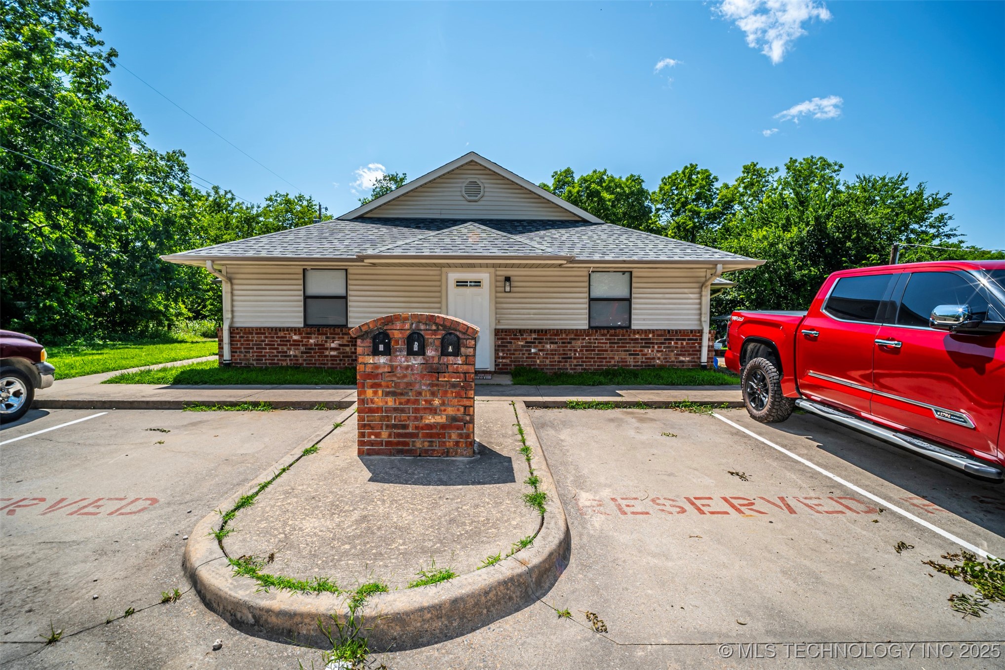204 S 11th Madill OK 73446