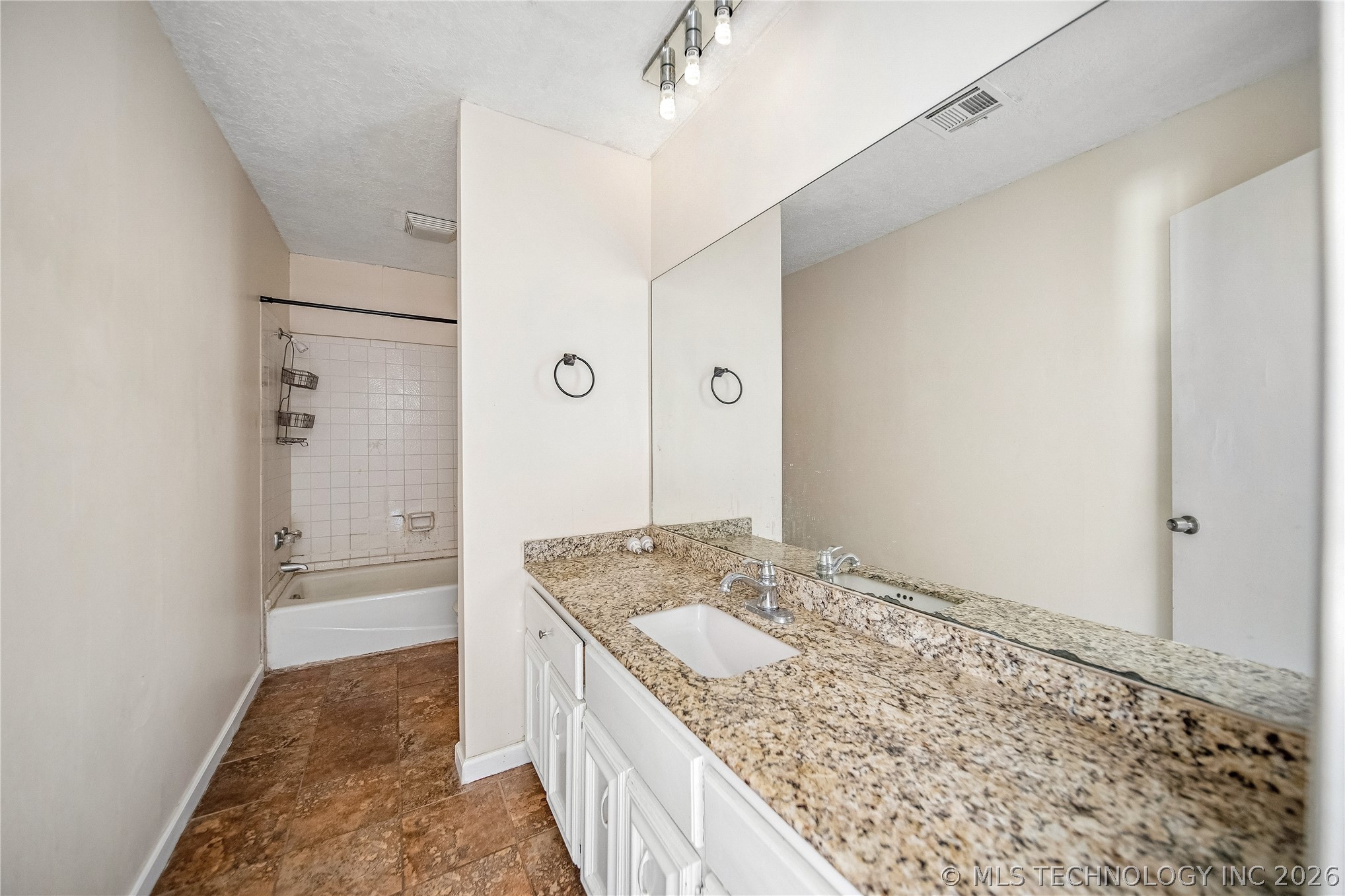 3928 E 60th Place Tulsa OK 74135