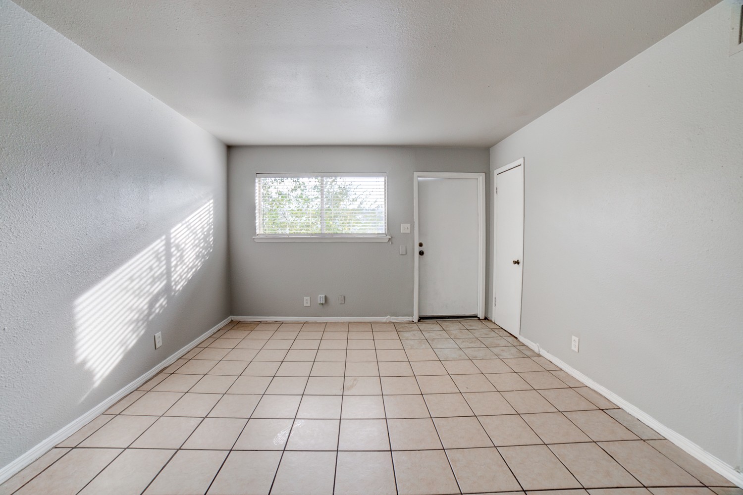 1072 N Irvington Avenue Tulsa OK 74115
