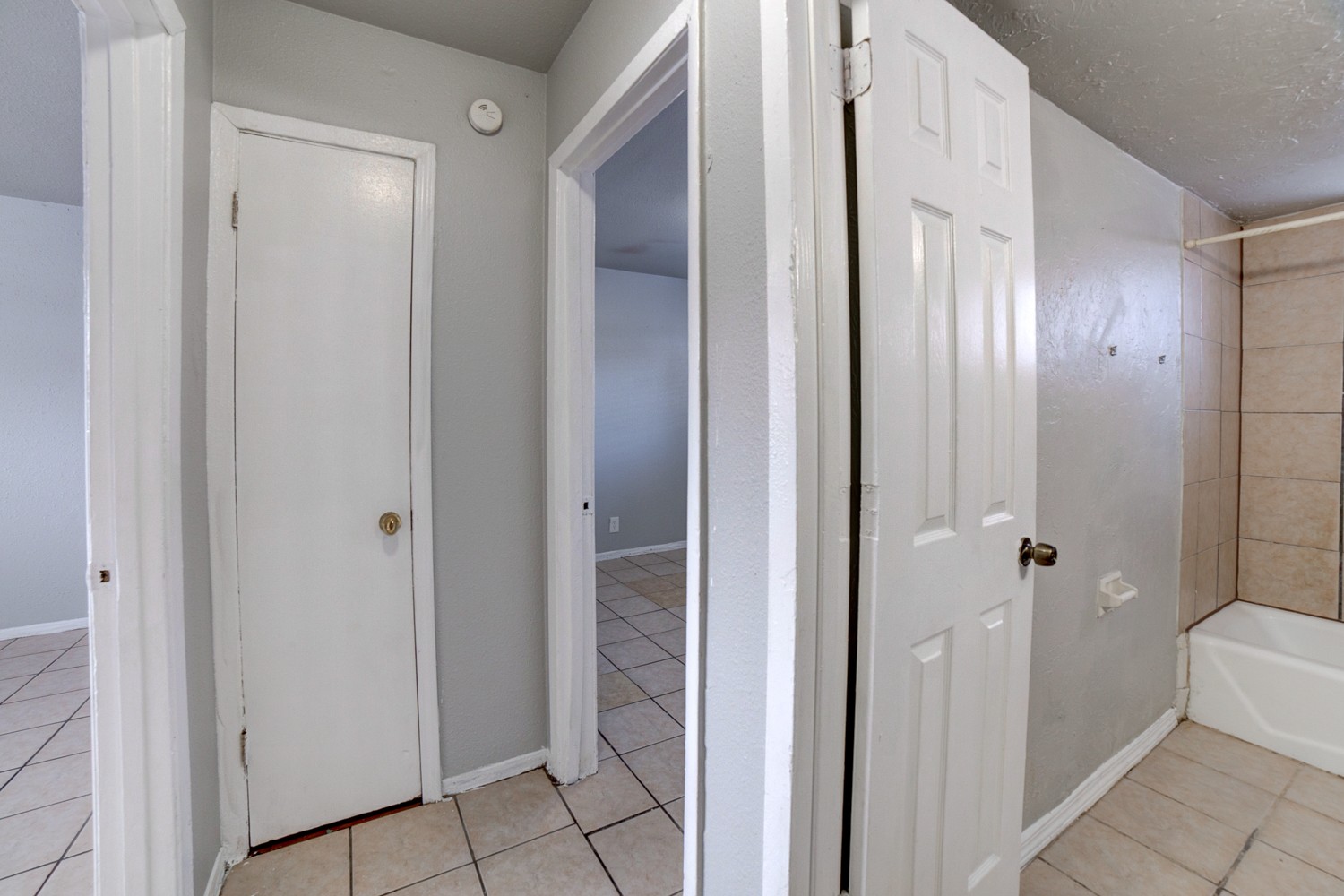 1072 N Irvington Avenue Tulsa OK 74115