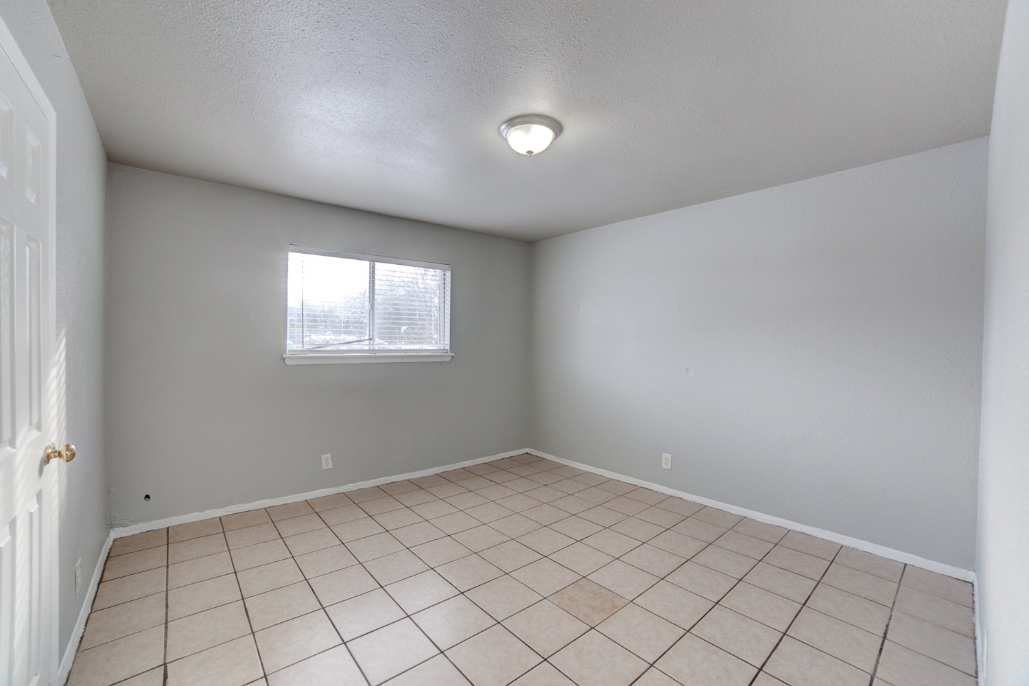 1072 N Irvington Avenue Tulsa OK 74115
