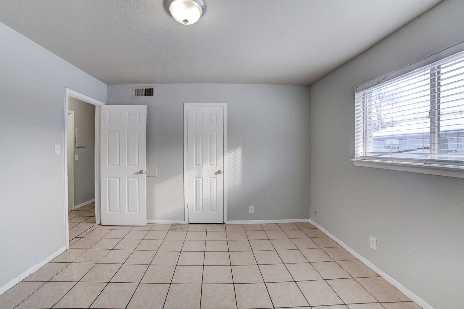 1072 N Irvington Avenue Tulsa OK 74115