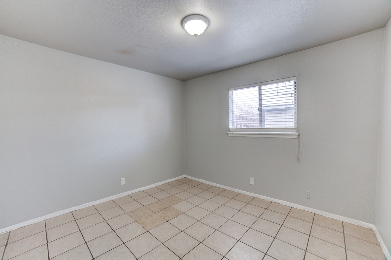 1072 N Irvington Avenue Tulsa OK 74115