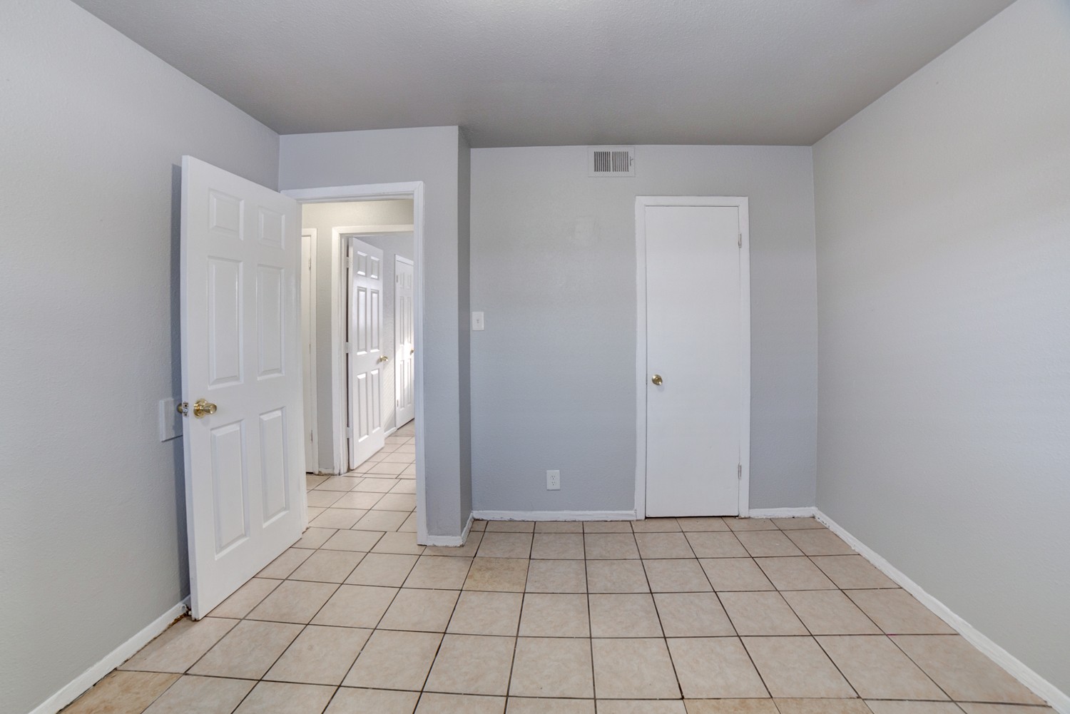 1072 N Irvington Avenue Tulsa OK 74115