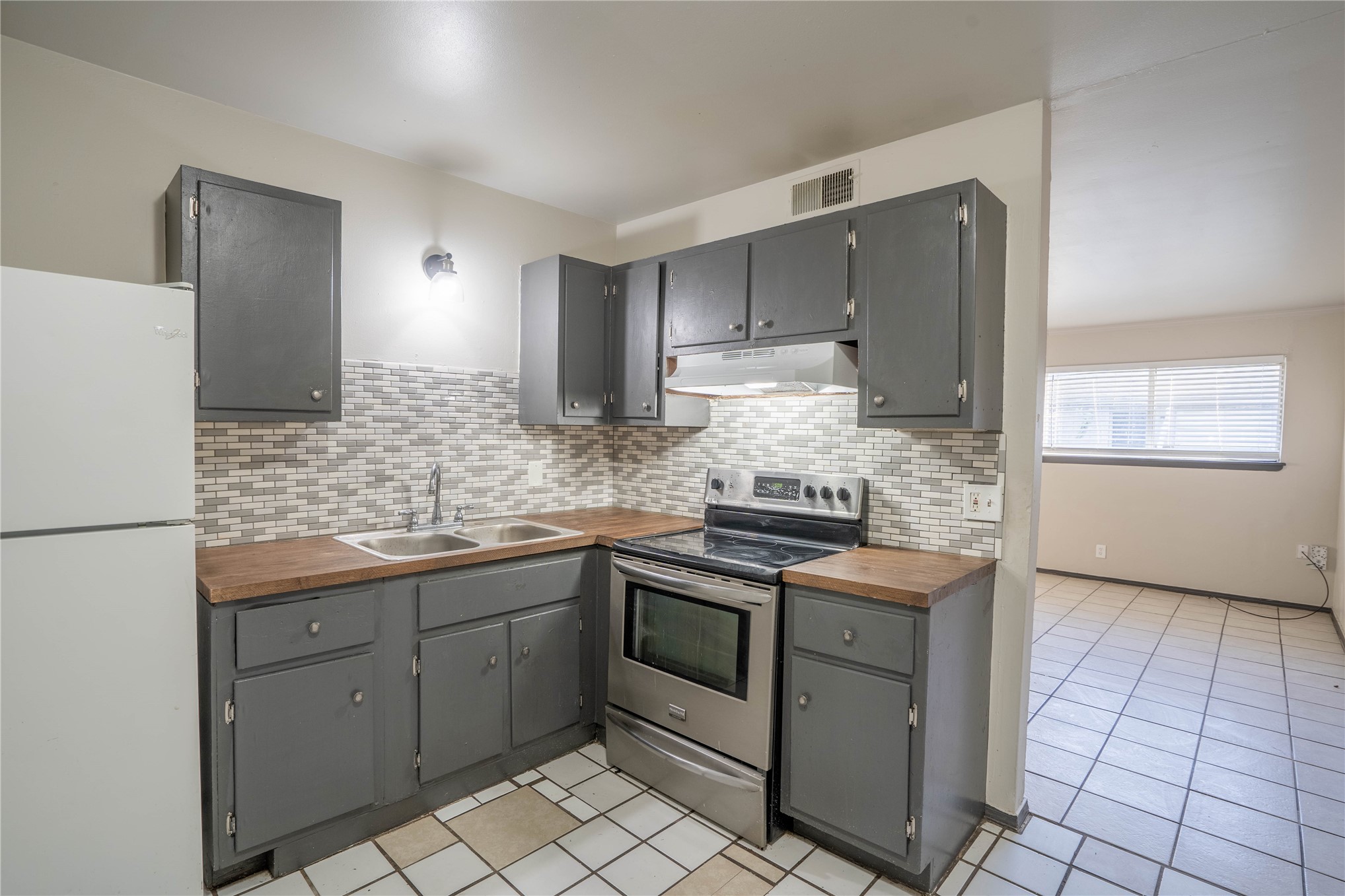 1072 N Irvington Avenue Tulsa OK 74115