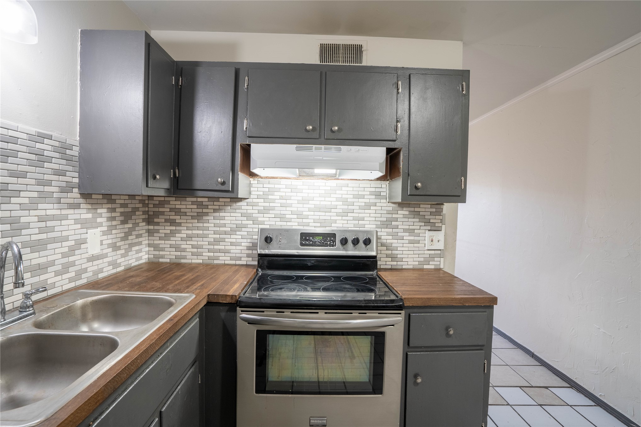 1072 N Irvington Avenue Tulsa OK 74115