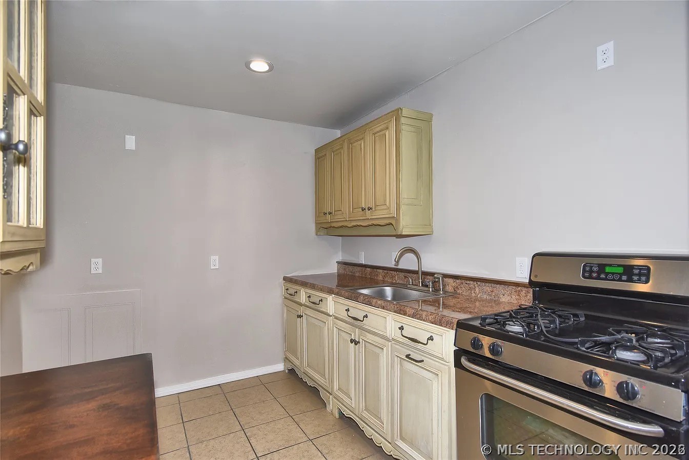 9772 E 33rd Street Tulsa OK 74146