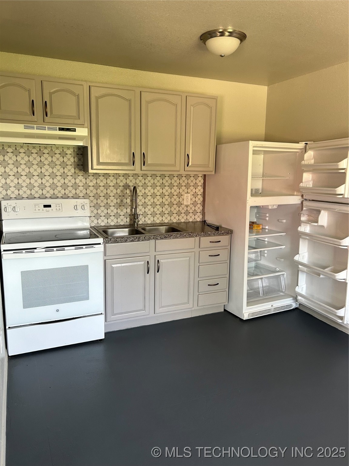1006 N 1st Street Quinton OK 74561