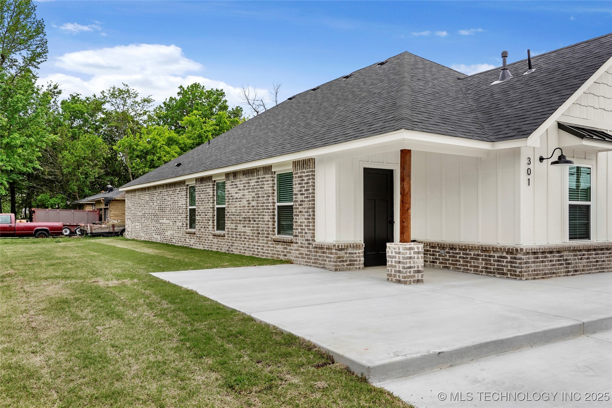 821 E 11th Street Claremore OK 74017