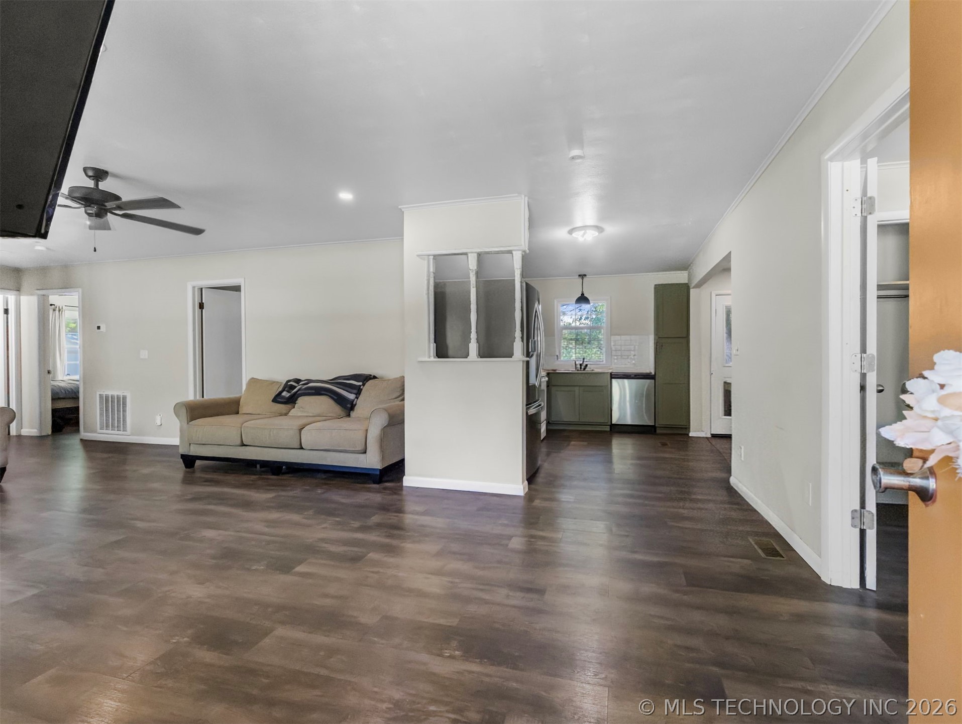202 E Hickory Street Coweta OK 74429