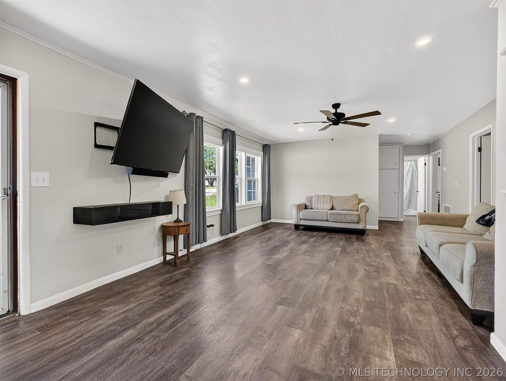 202 E Hickory Street Coweta OK 74429