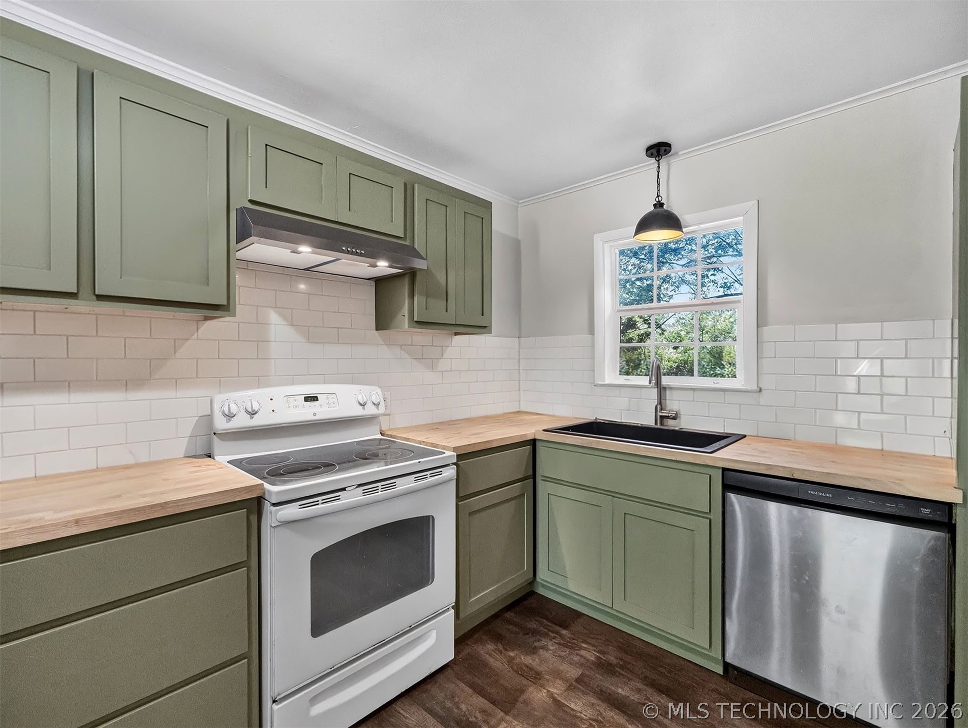 202 E Hickory Street Coweta OK 74429