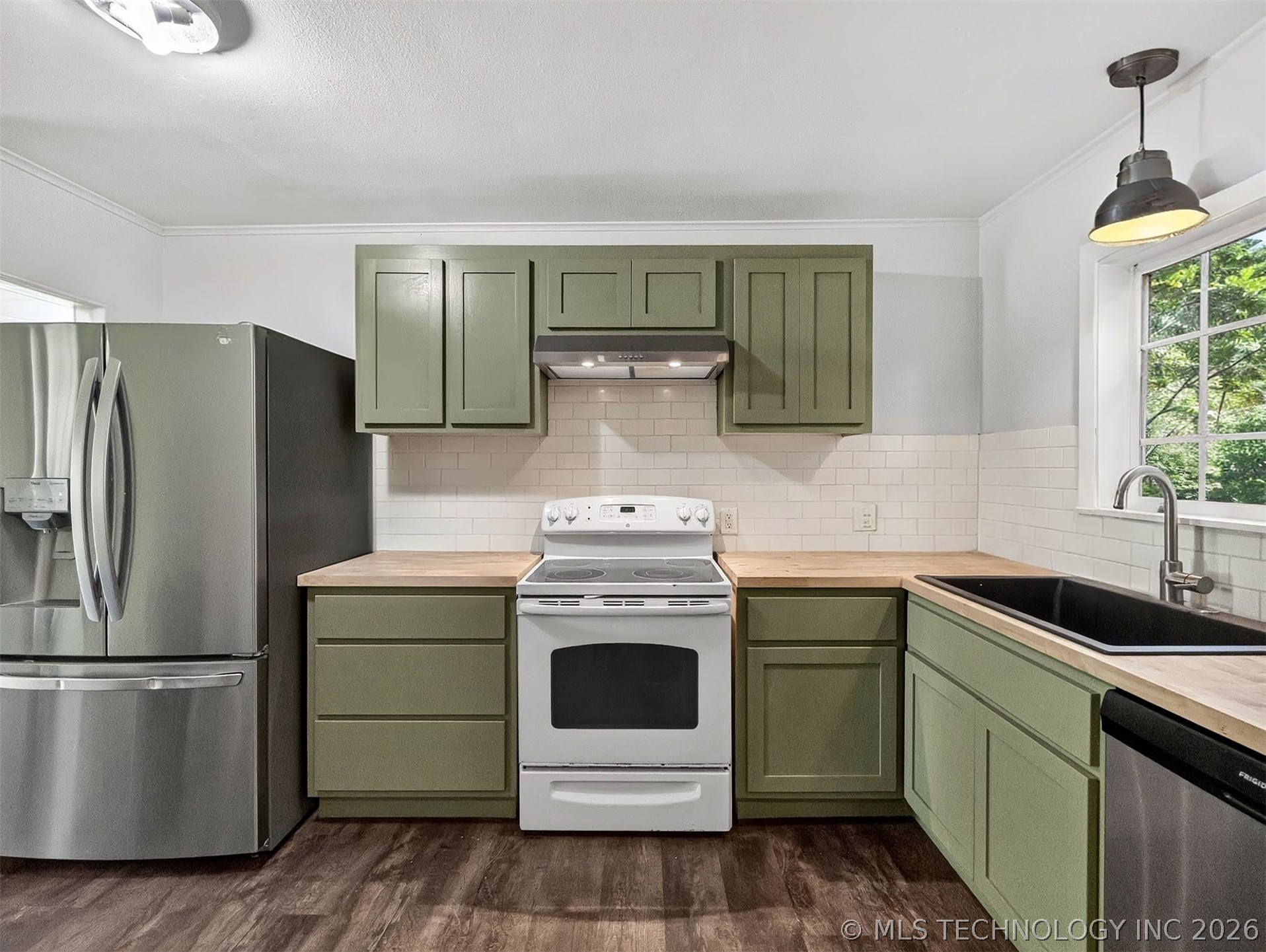 202 E Hickory Street Coweta OK 74429