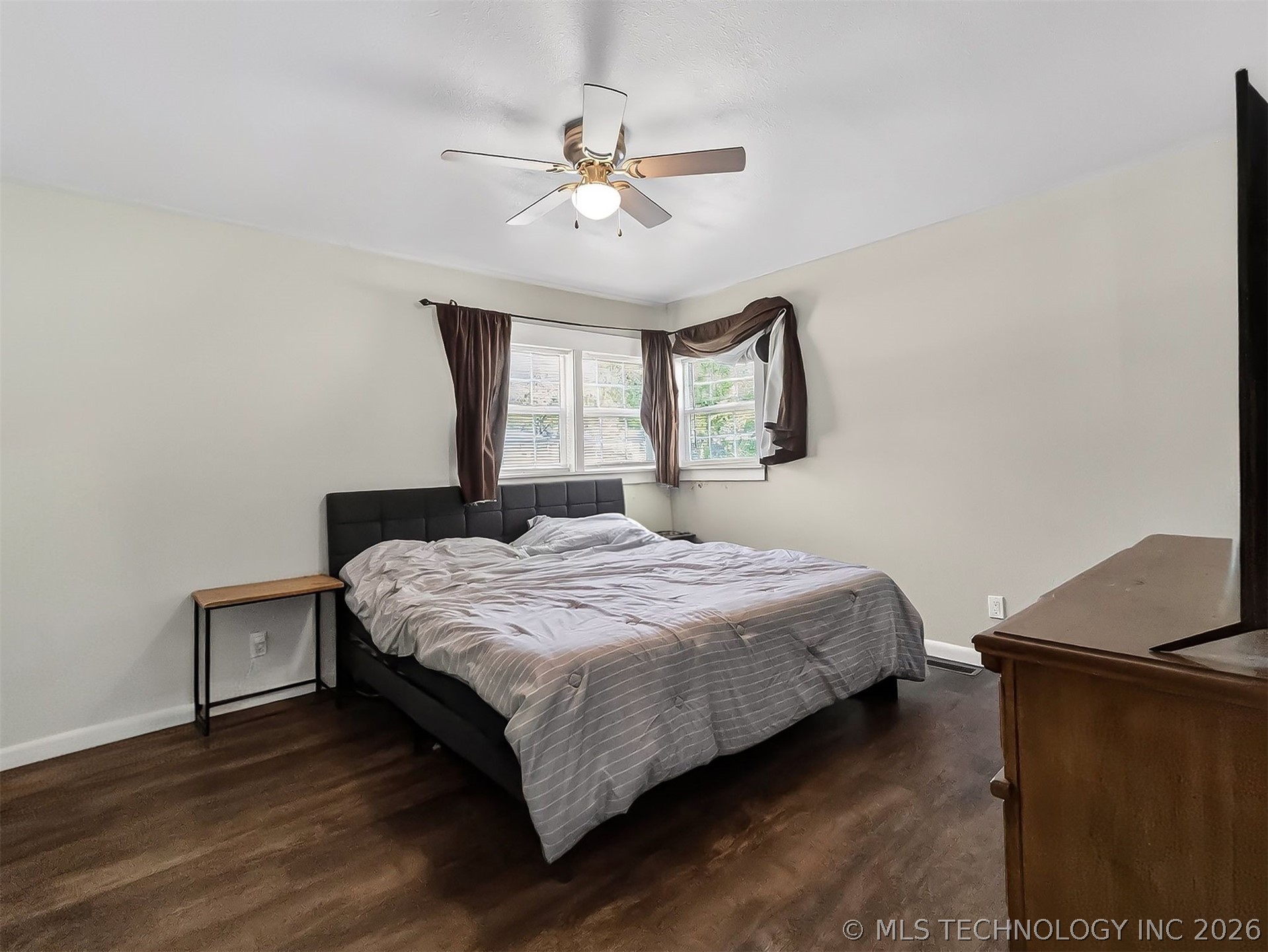 202 E Hickory Street Coweta OK 74429