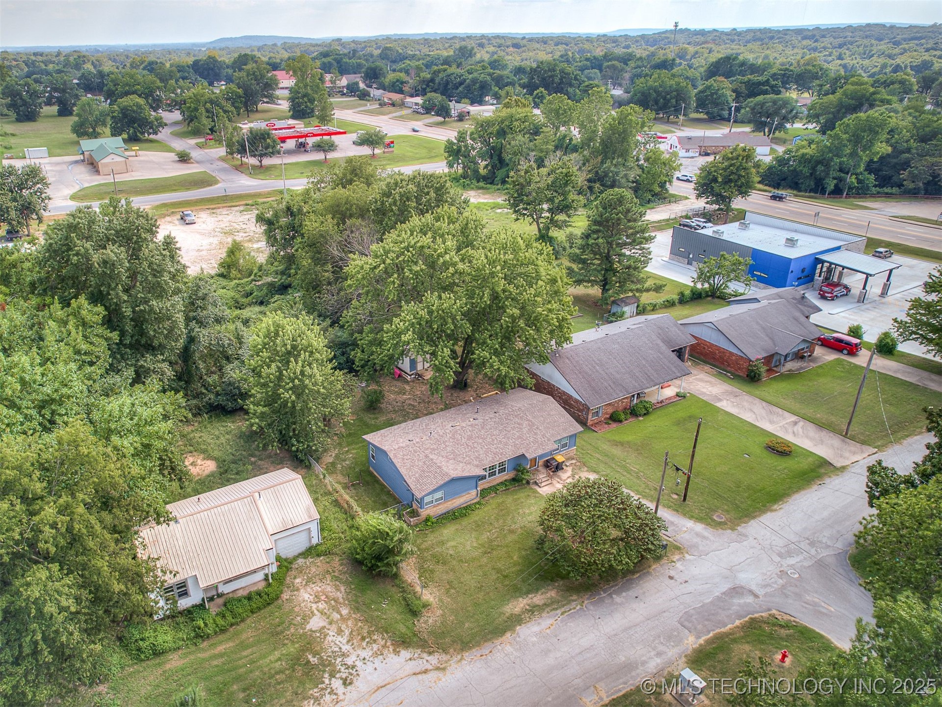 202 E Hickory Street Coweta OK 74429