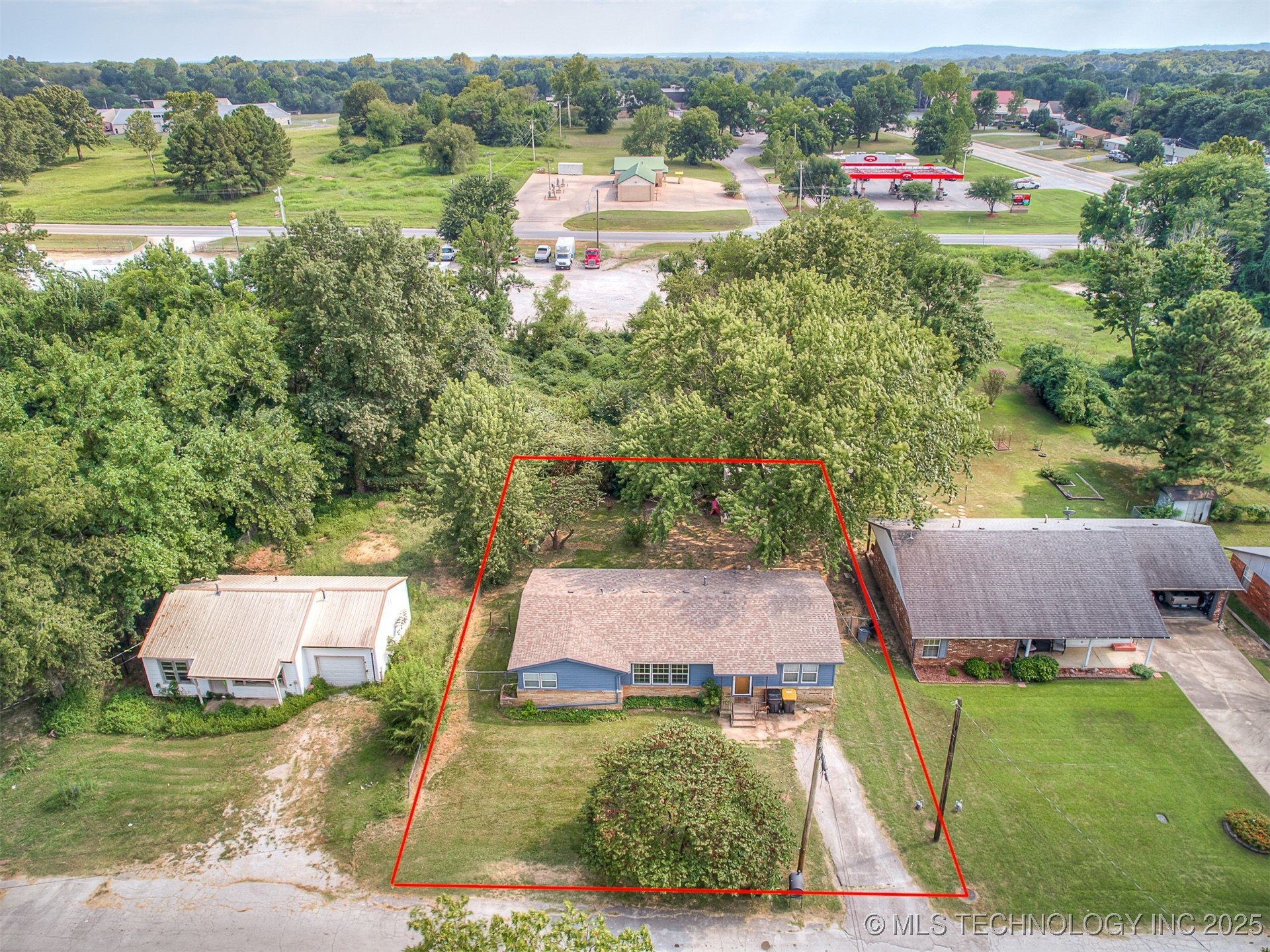 202 E Hickory Street Coweta OK 74429